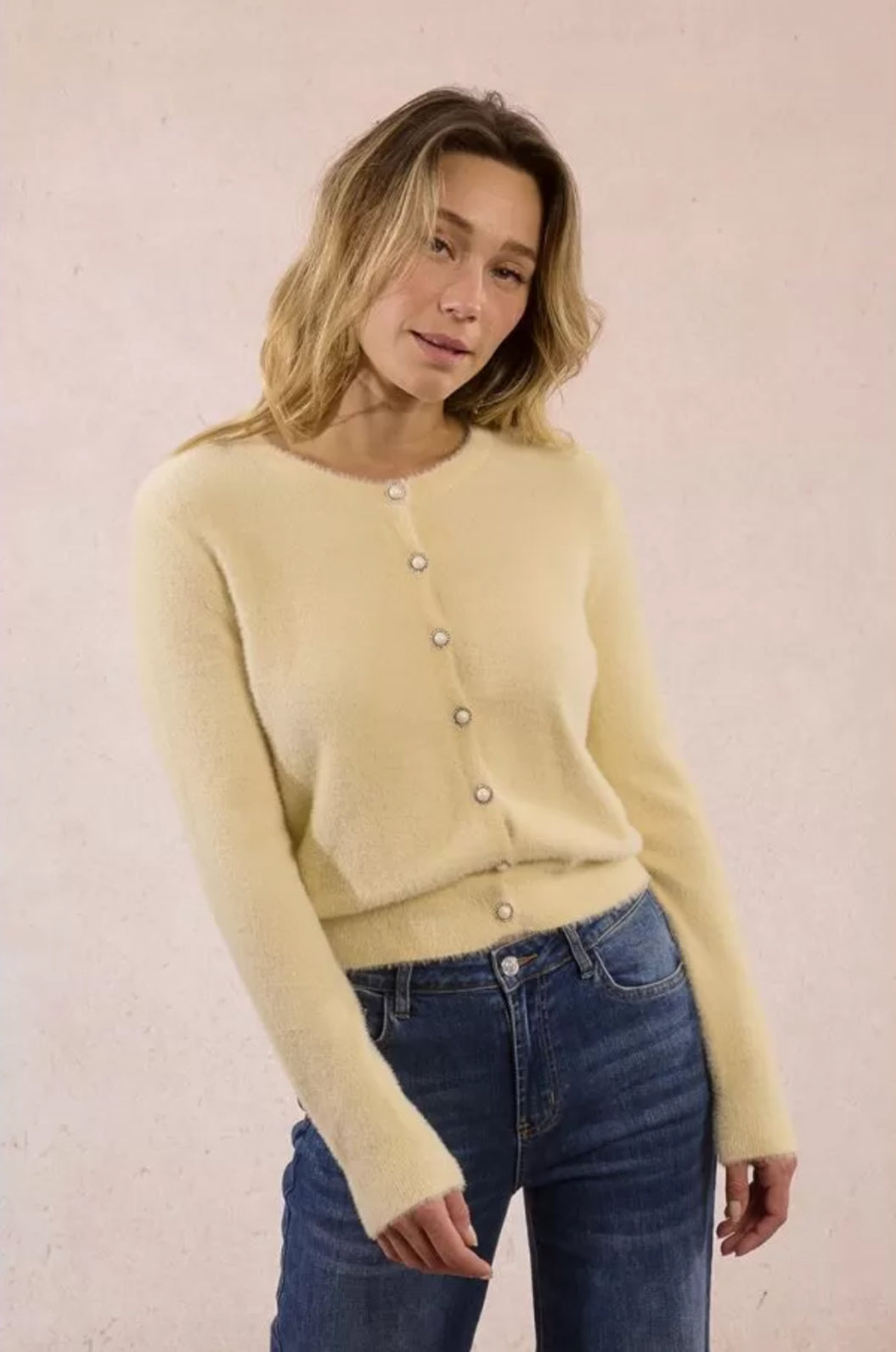 Creamy soft cardigan in plush knit worn with dark jeans – Molly Bracken