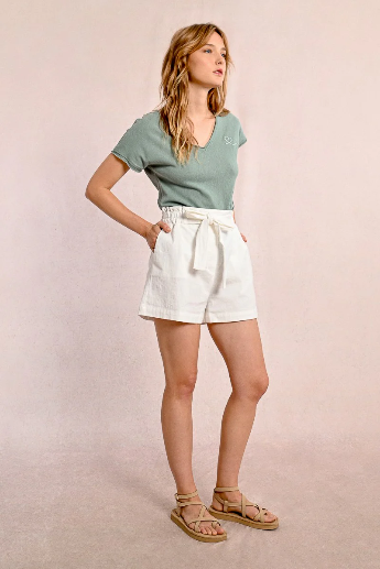 Molly Bracken Relaxed fit white shorts with elastic waist and side pockets