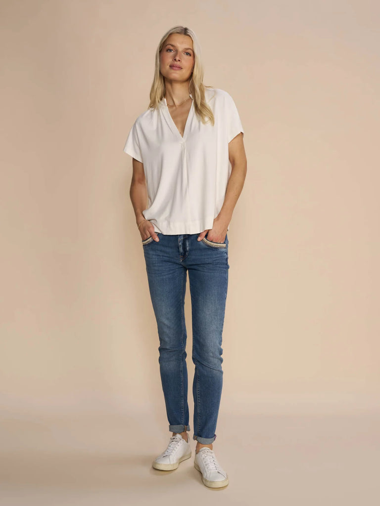 Mosmosh Shira Off White V-Neck Top With Jeans