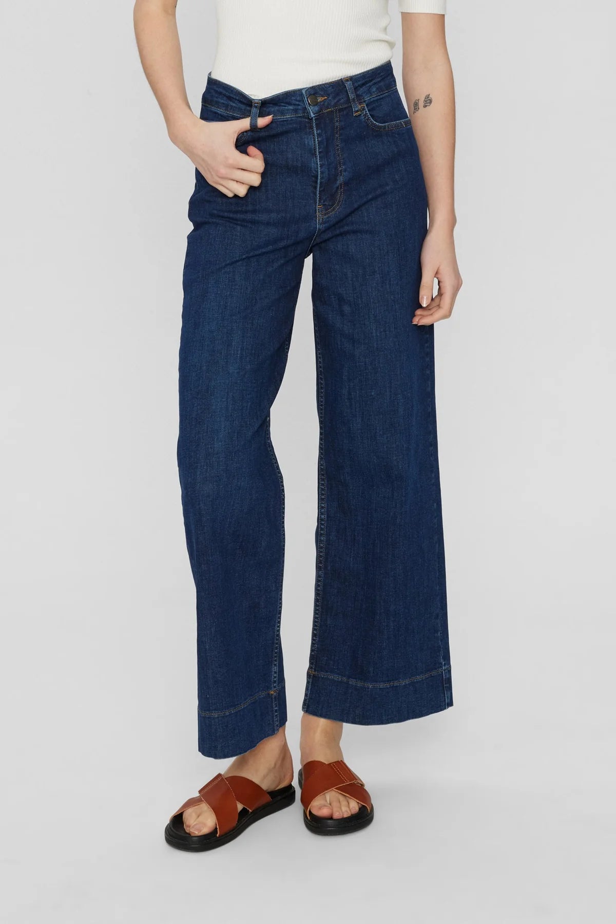 Numph Nuparis Cropped Dark Denim Flared Jeans