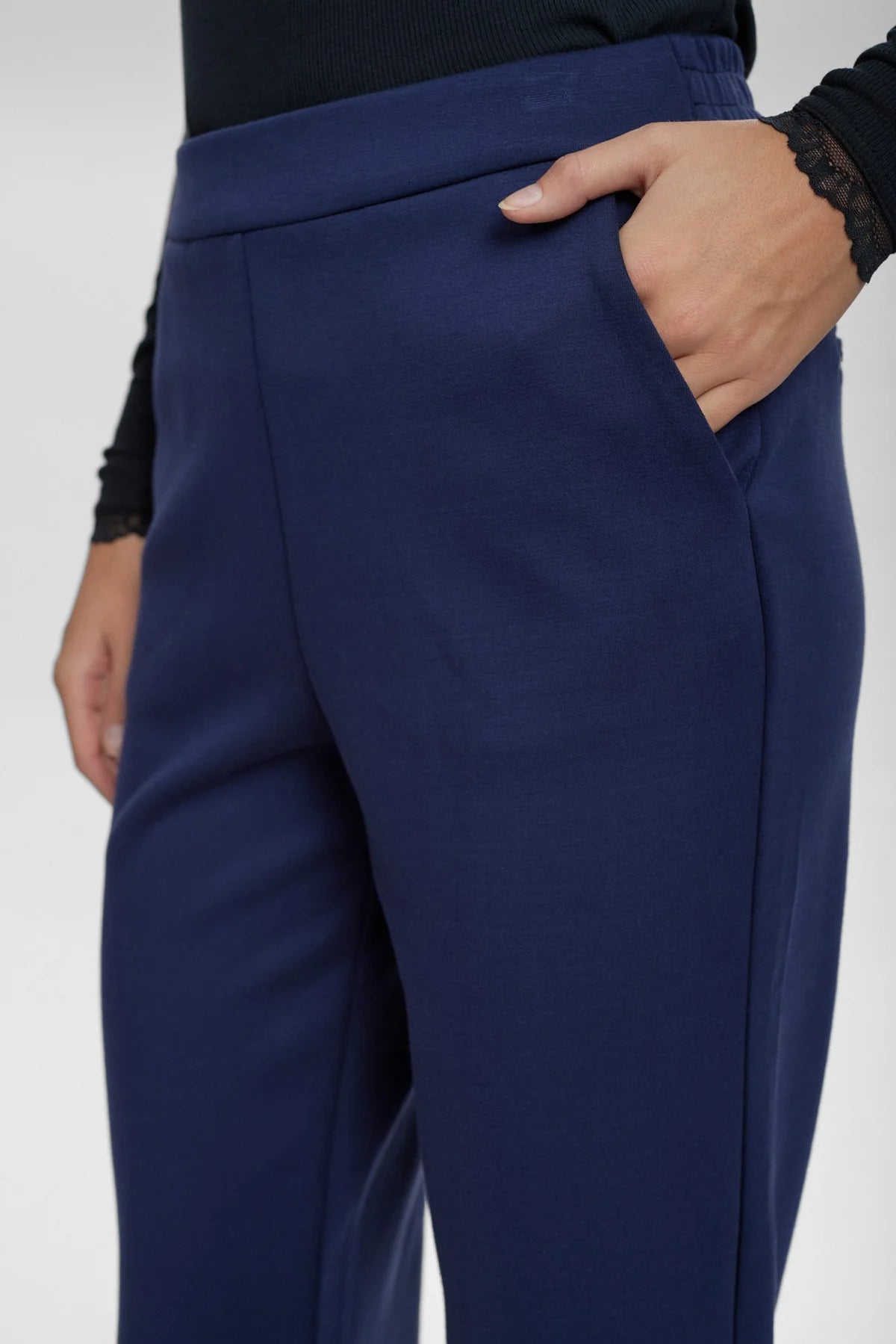 Numph Nufilla Navy Tapered Leg Trousers With Pockets