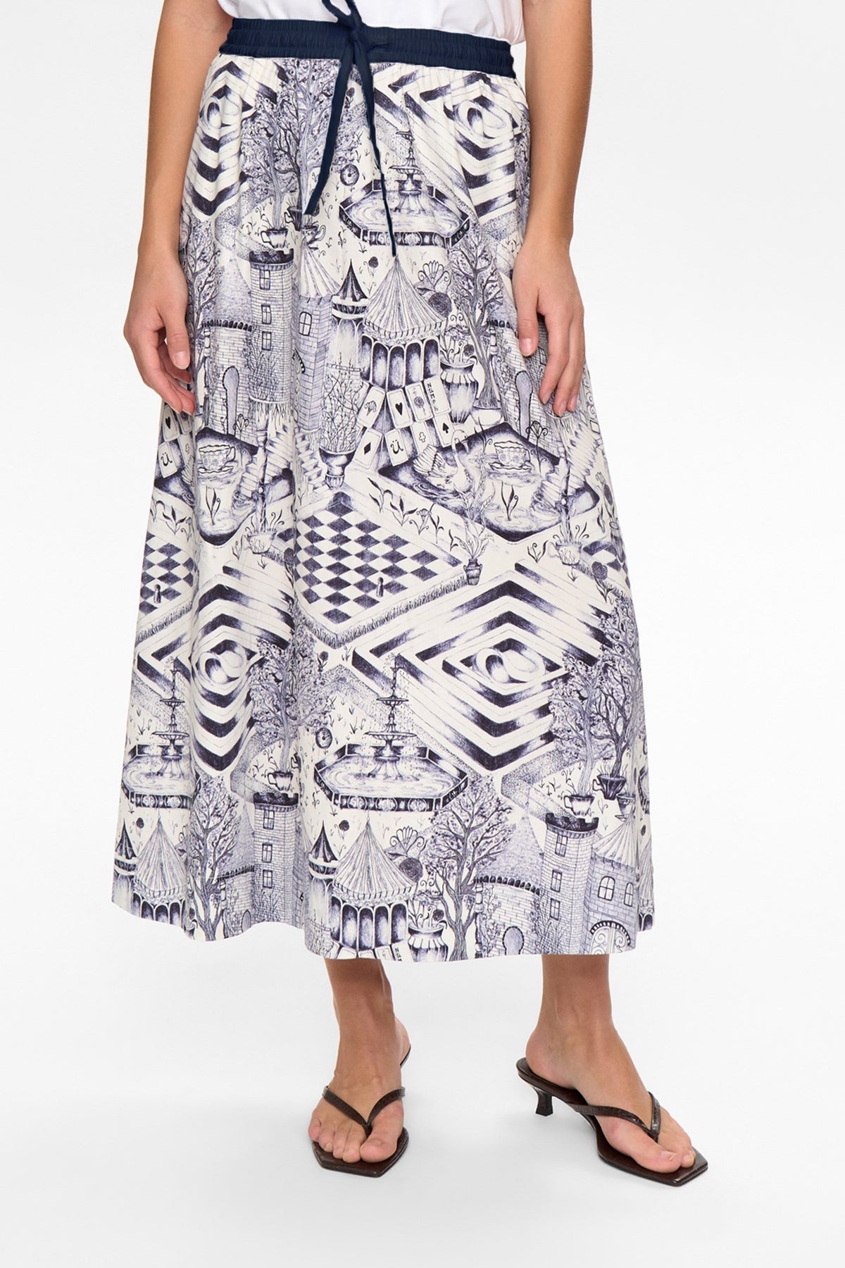 Numph Nugardenia elasticated waist midi skirt for daytime with drawstring detail