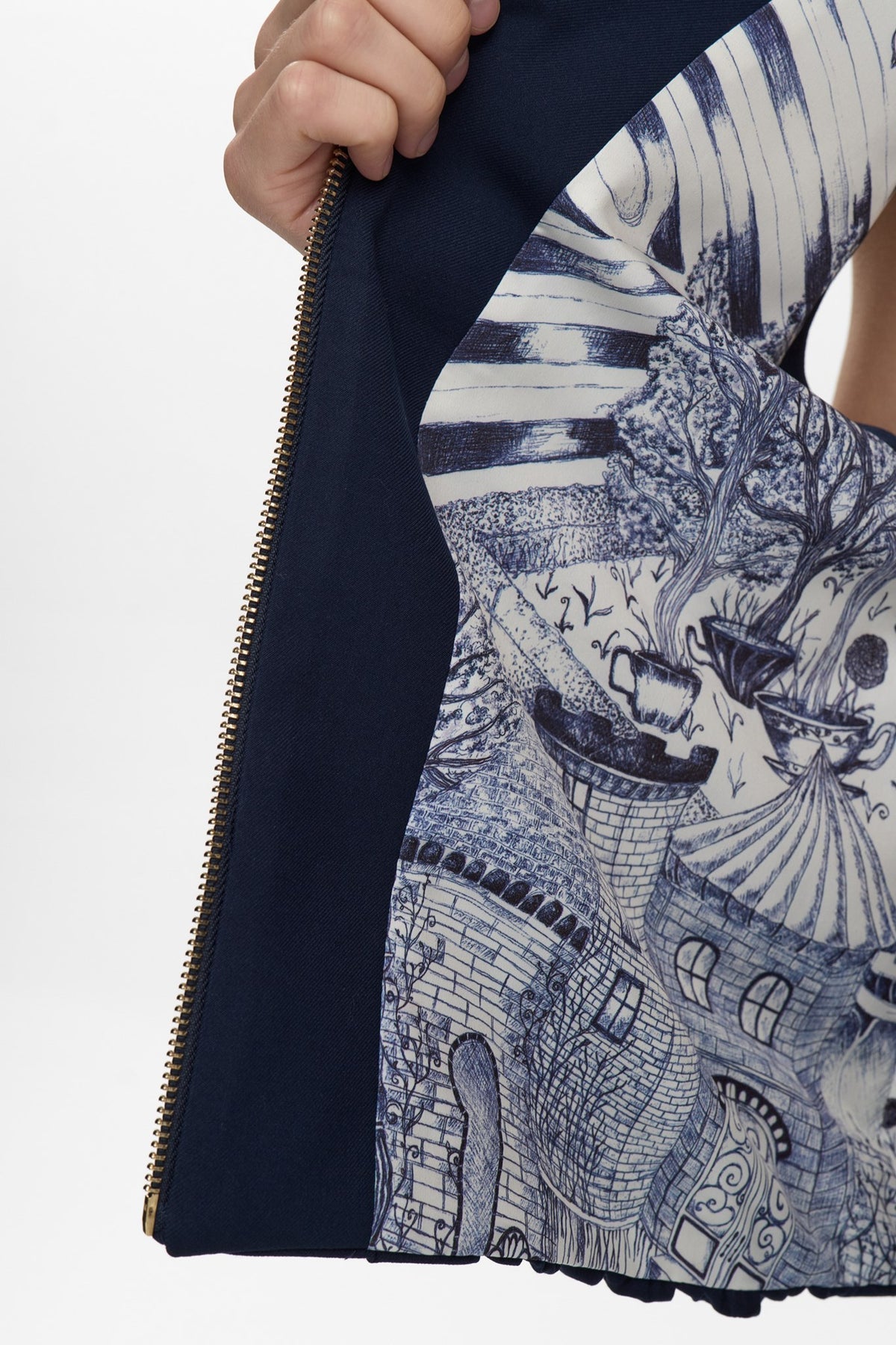 Numph Nujulia vest contrast illustrated lining detail