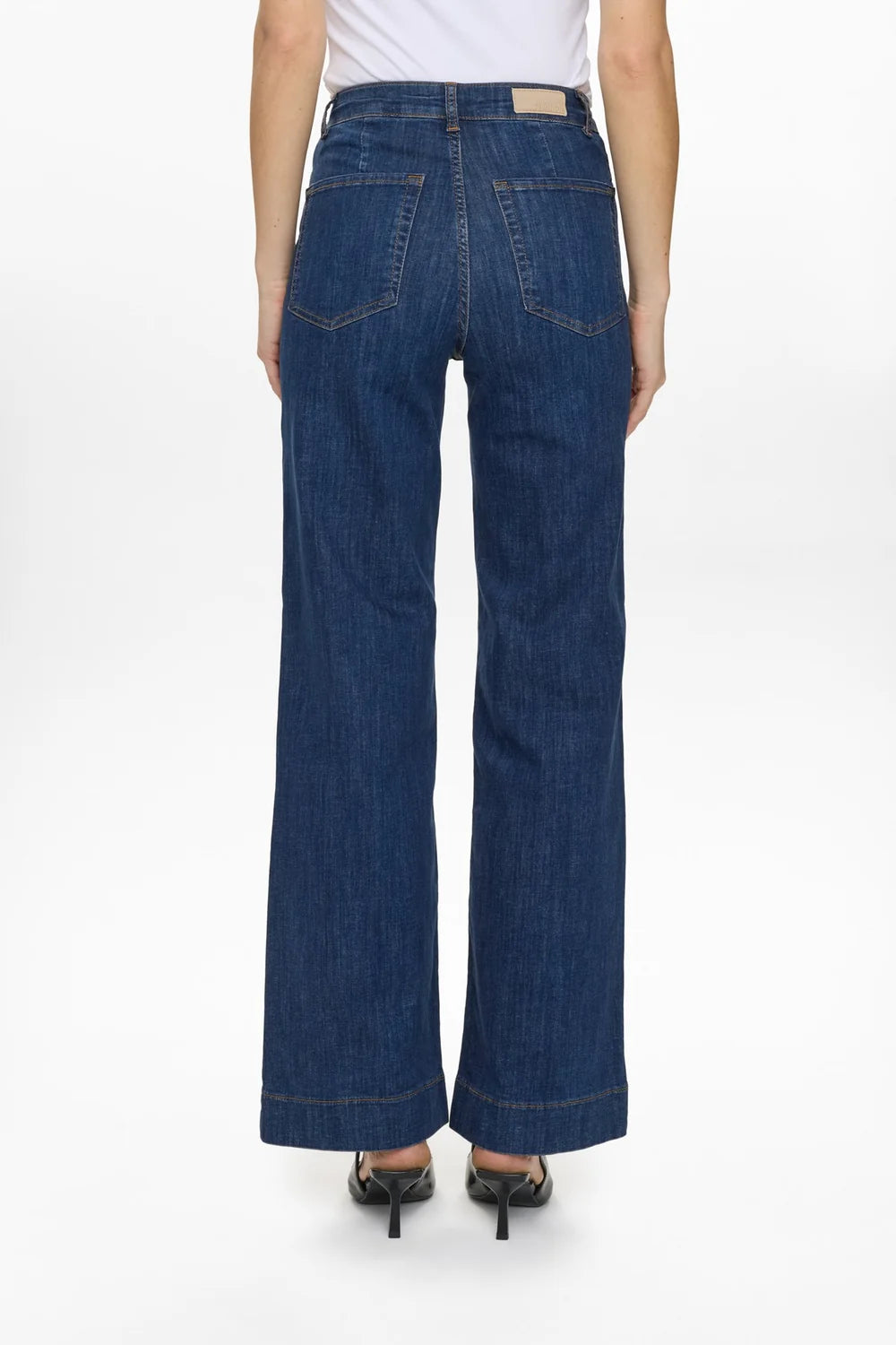 Nümph NuParis dark blue wide leg jeans front fit view