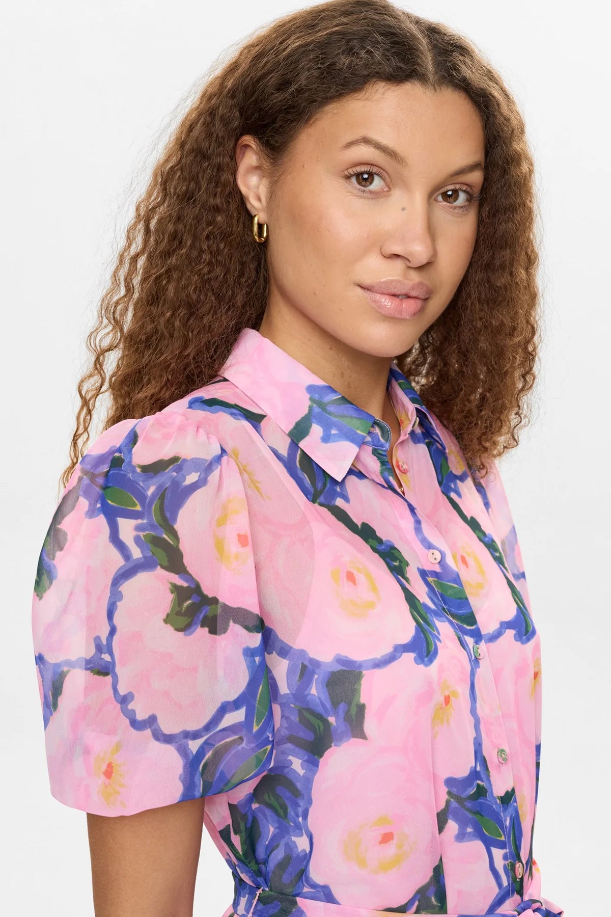 Numph Nukellie pink floral print shirt dress collar detail