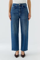 Oui bright blue relaxed fit barrel leg jeans – front model view