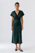 Oui green satin lace trim midi dress with V neckline – front model view