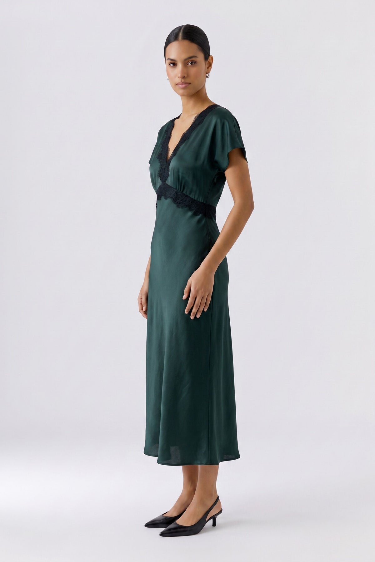 Oui dark green satin midi dress with defined waist – side model view