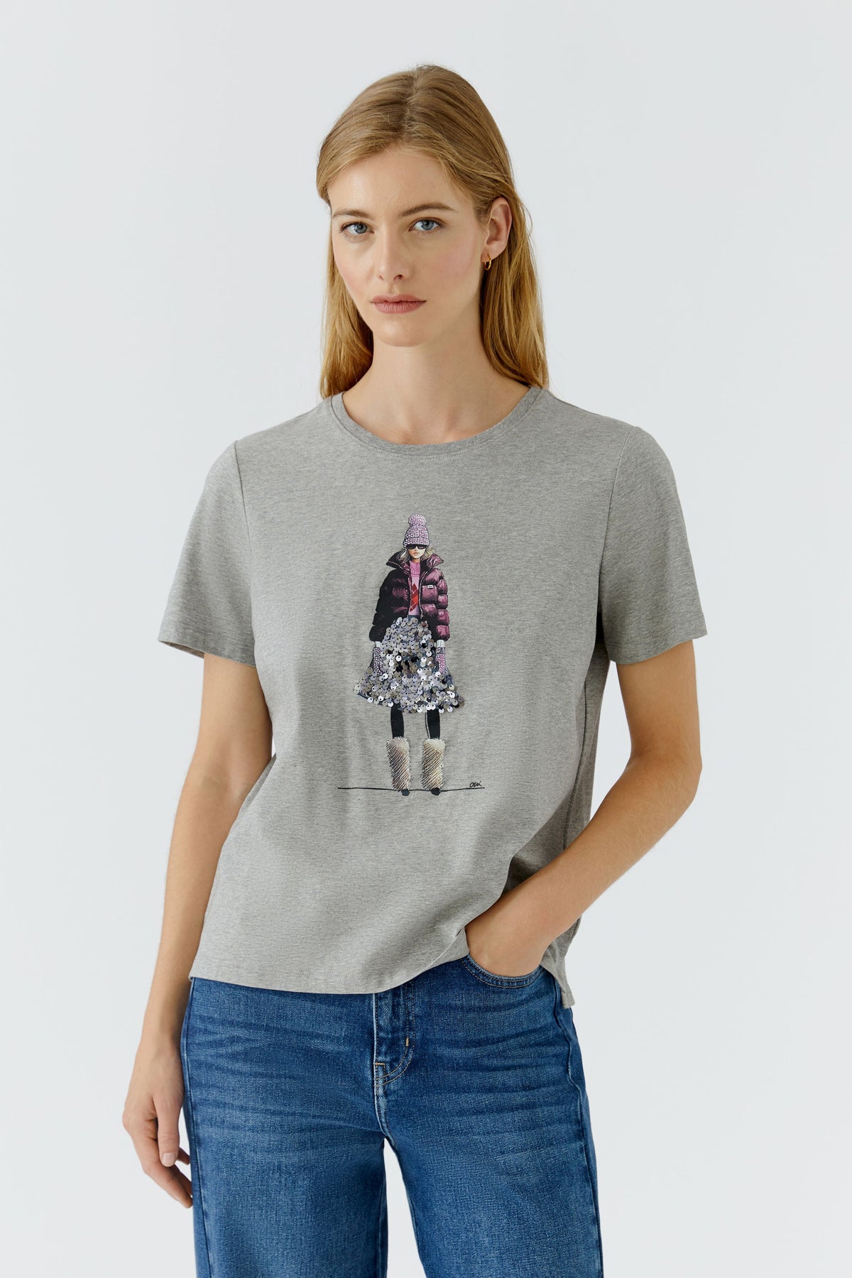 Oui River Stone grey sequin graphic T-shirt – front model view