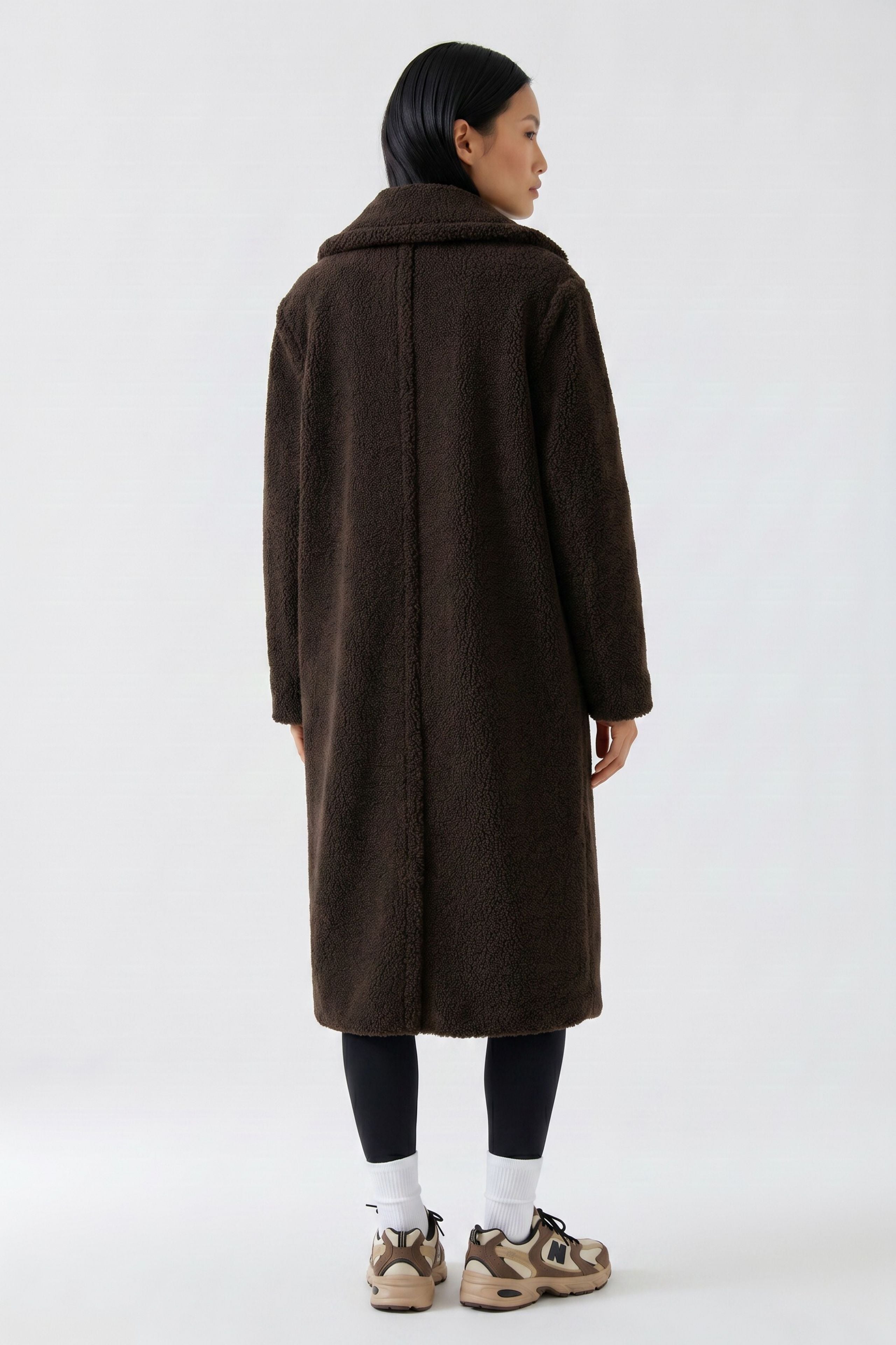 Oui brown longline teddy coat with dropped shoulders – back model view