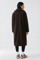 Oui brown longline teddy coat with dropped shoulders – back model view