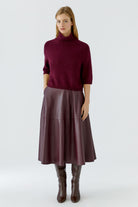 Oui Bramble Berry faux leather A-line midi skirt – front model view