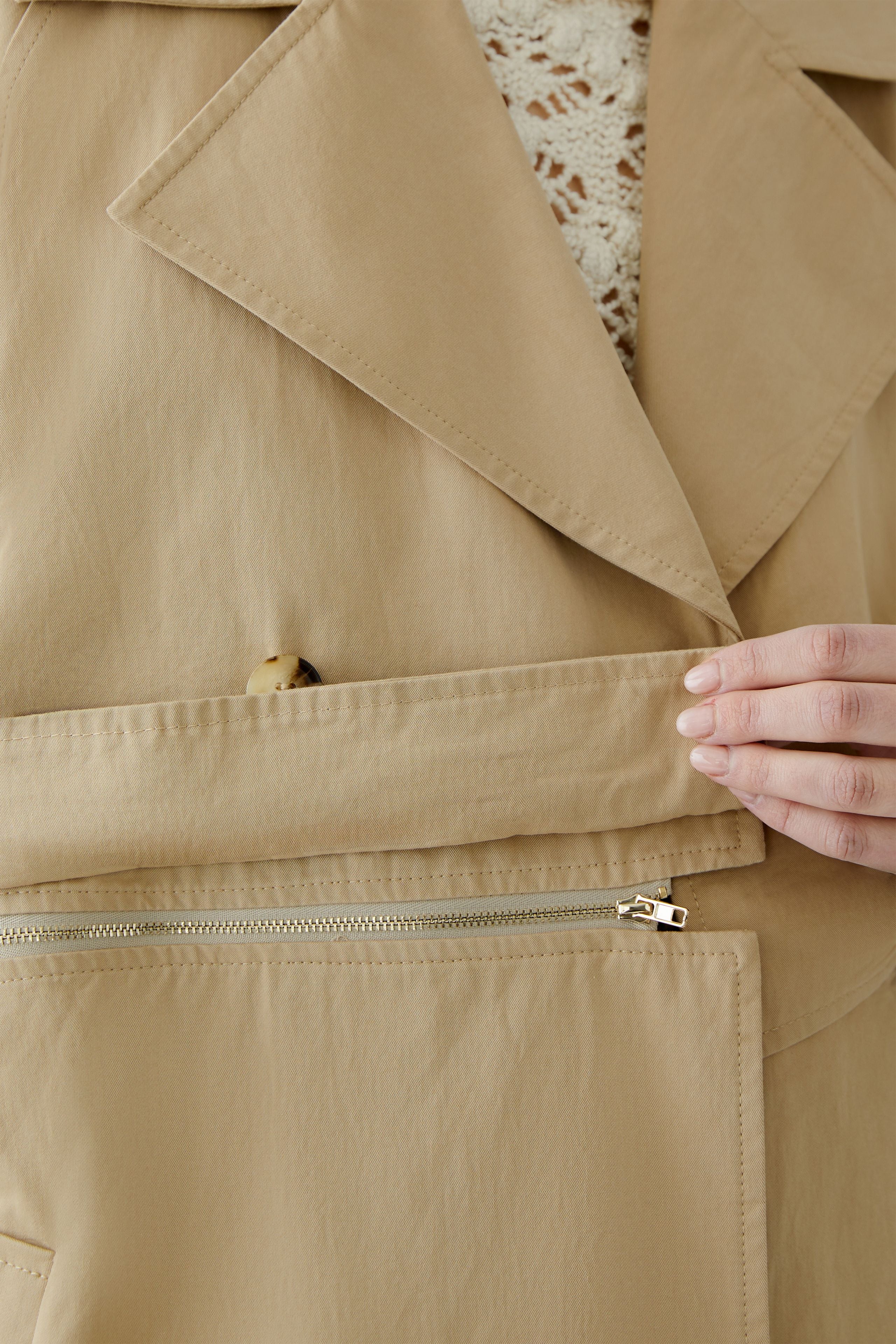 Oui 2 in 1: Trench Coat And Zip Off Jacket in Tan