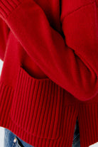 Oui women’s knit jumper with ribbed texture and front pocket, close-up