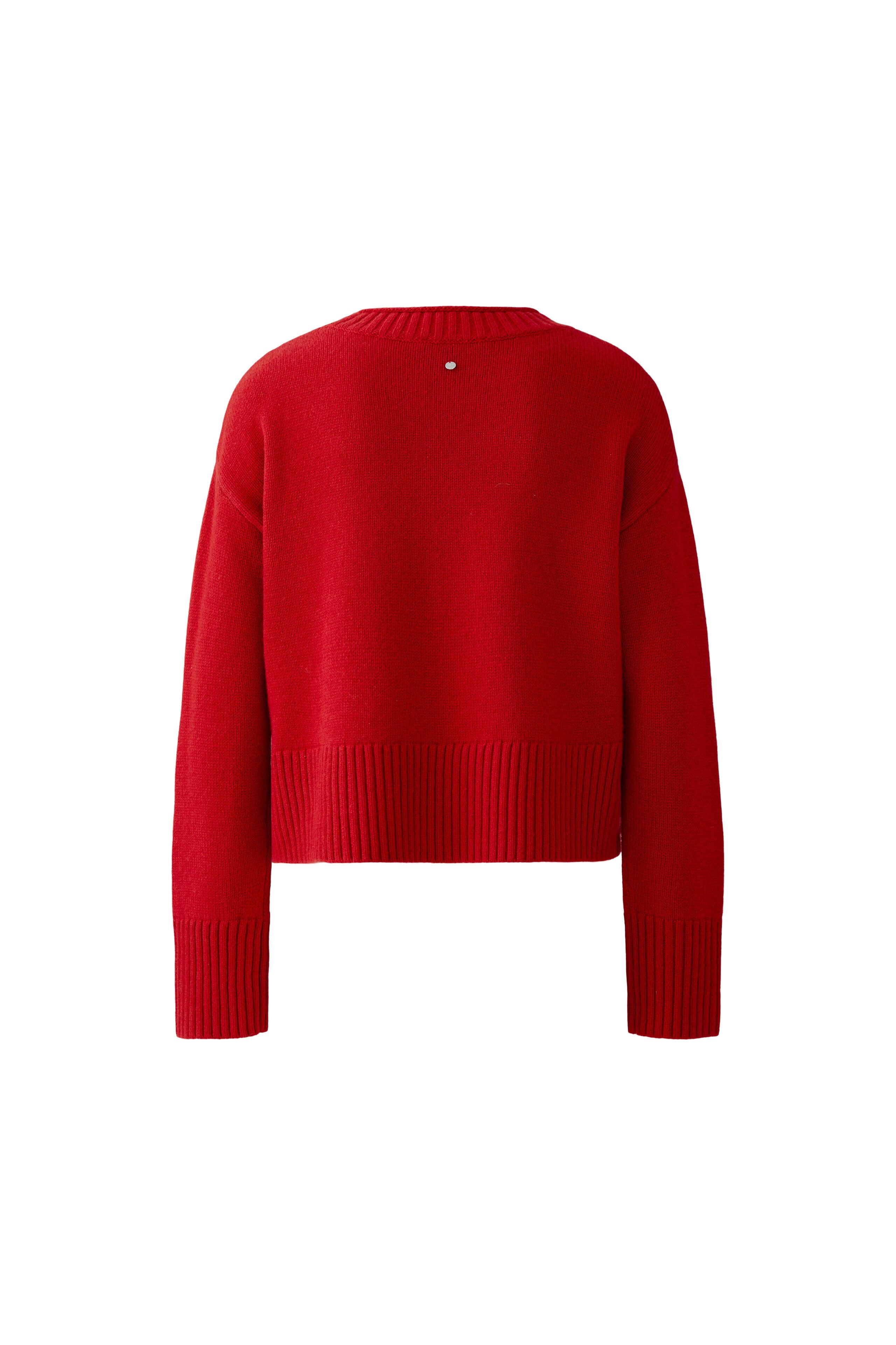 Oui cropped red jumper with round neckline and ribbed hem, front flat lay