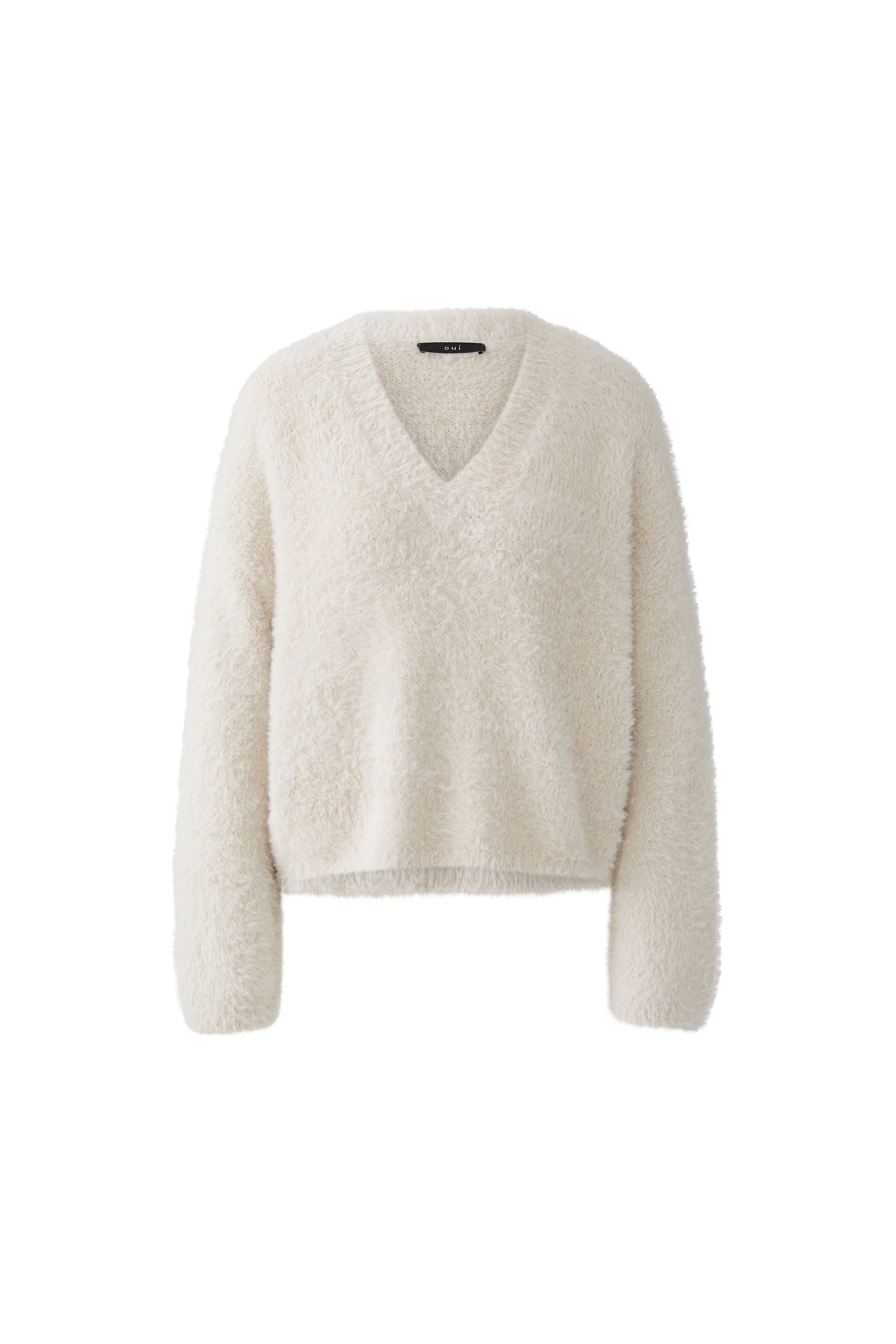 Oui cream textured V-neck jumper with long sleeves and relaxed fit – front view