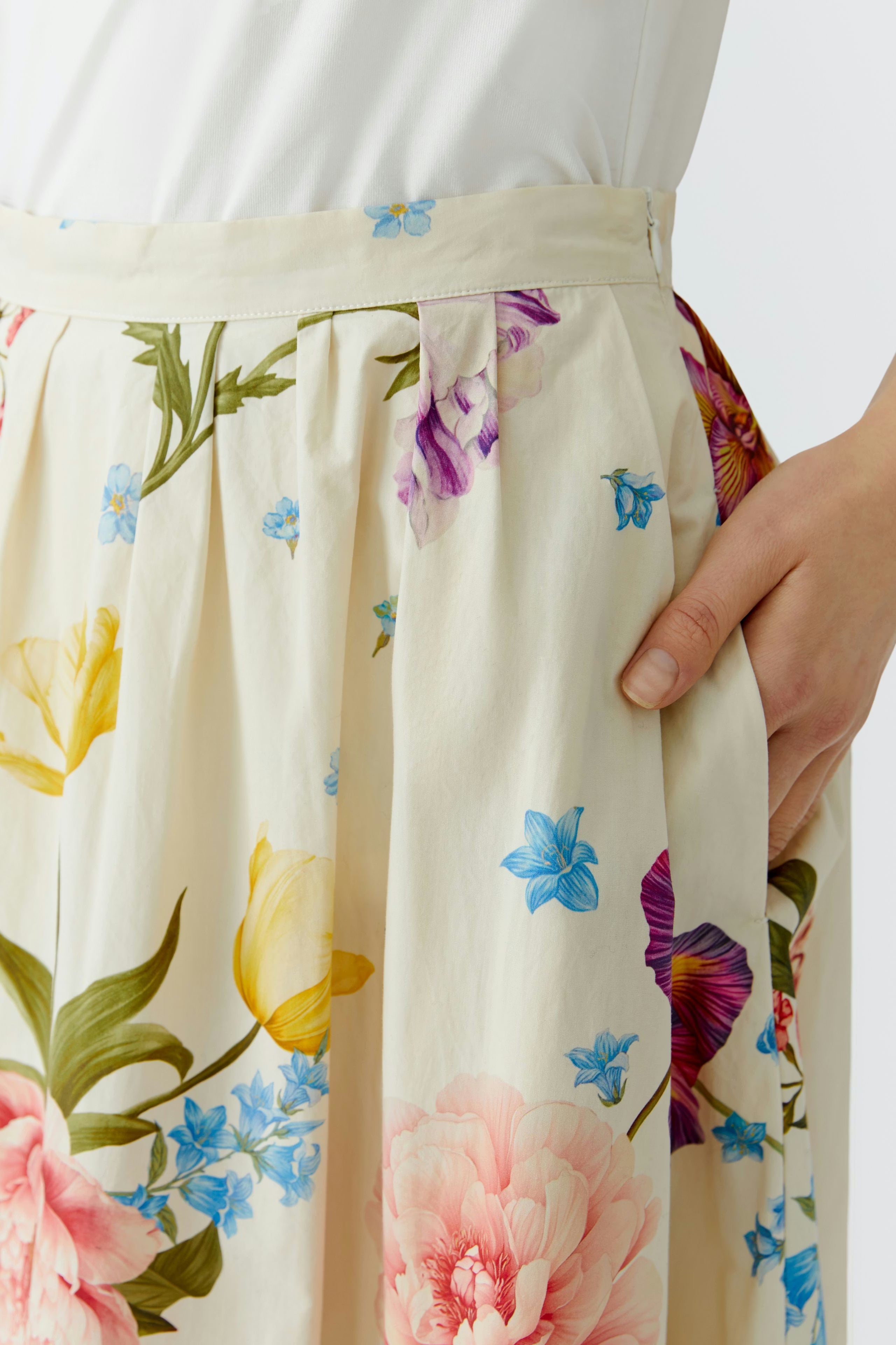 Oui cream floral midi skirt waistband and pleat detail