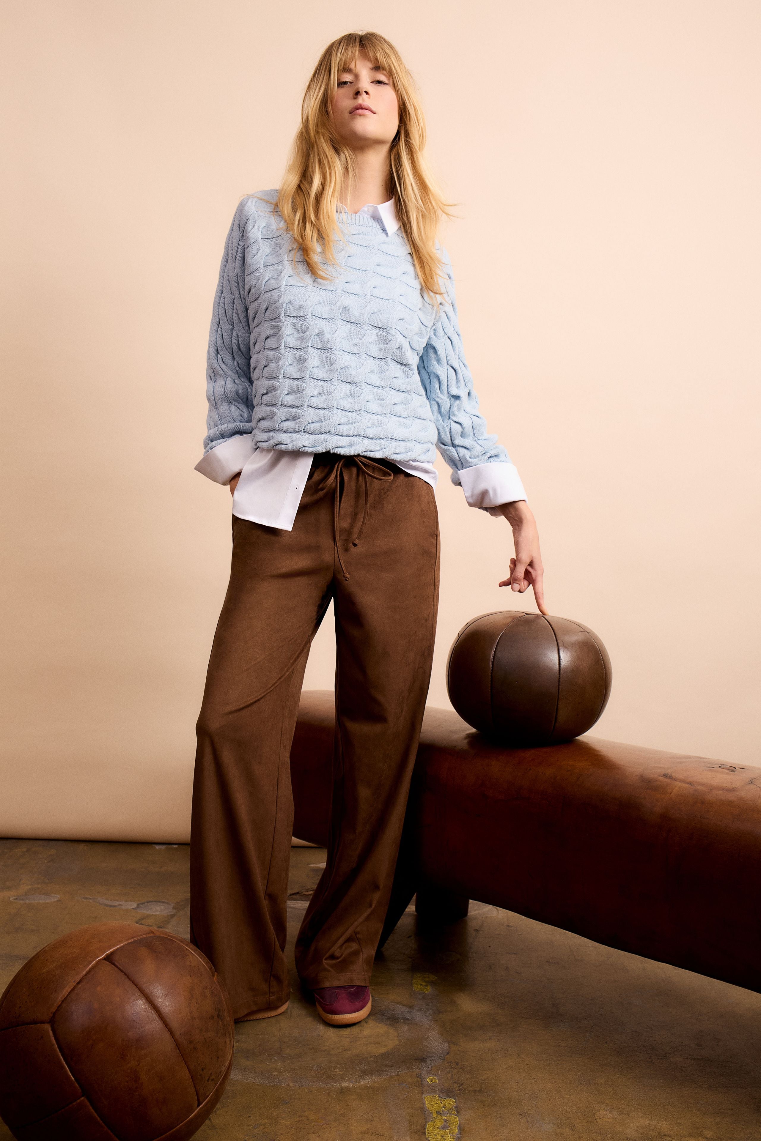 Oui brown wide leg trousers women lifestyle styling