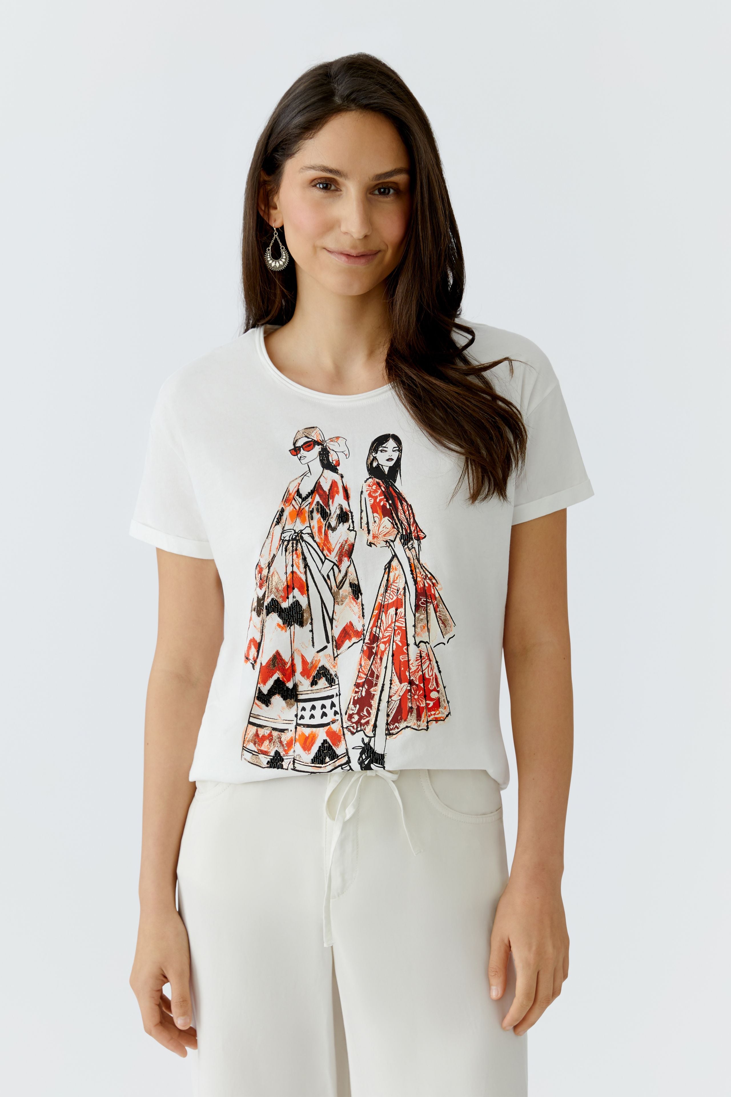 Oui white graphic T-shirt with red fashion illustration and sequin detail front view