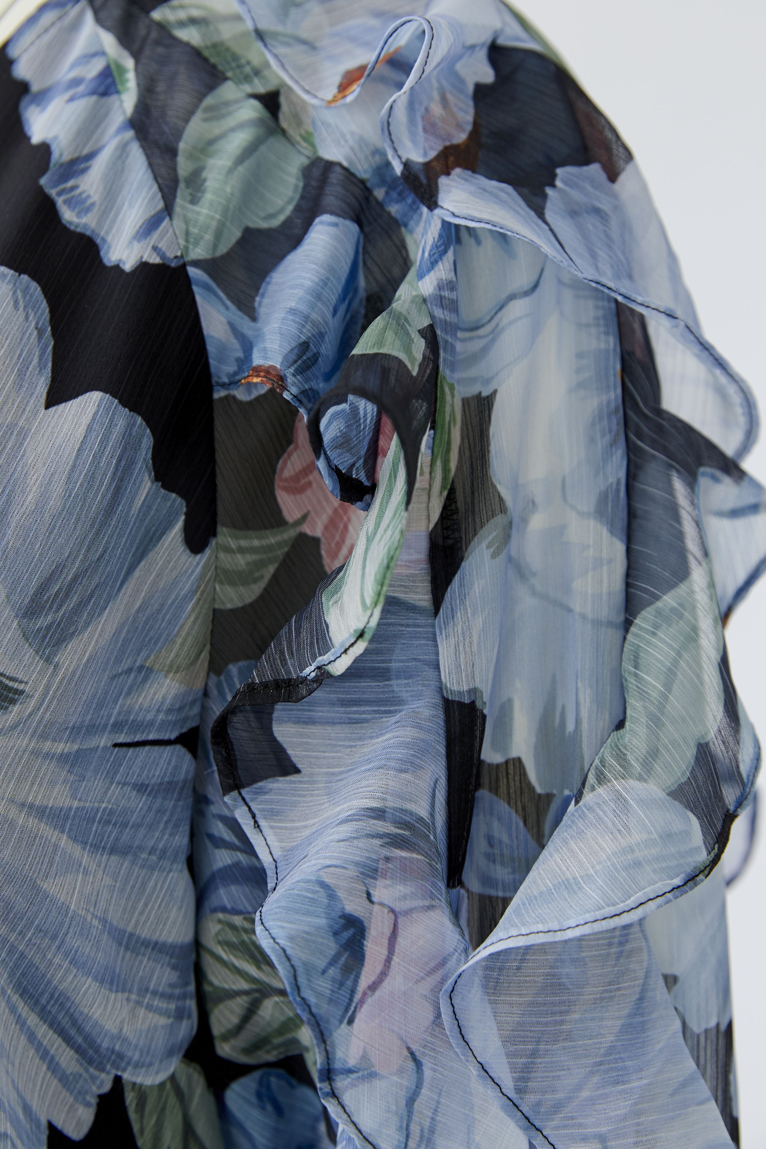 Oui floral midi dress ruffle sleeve detail blue