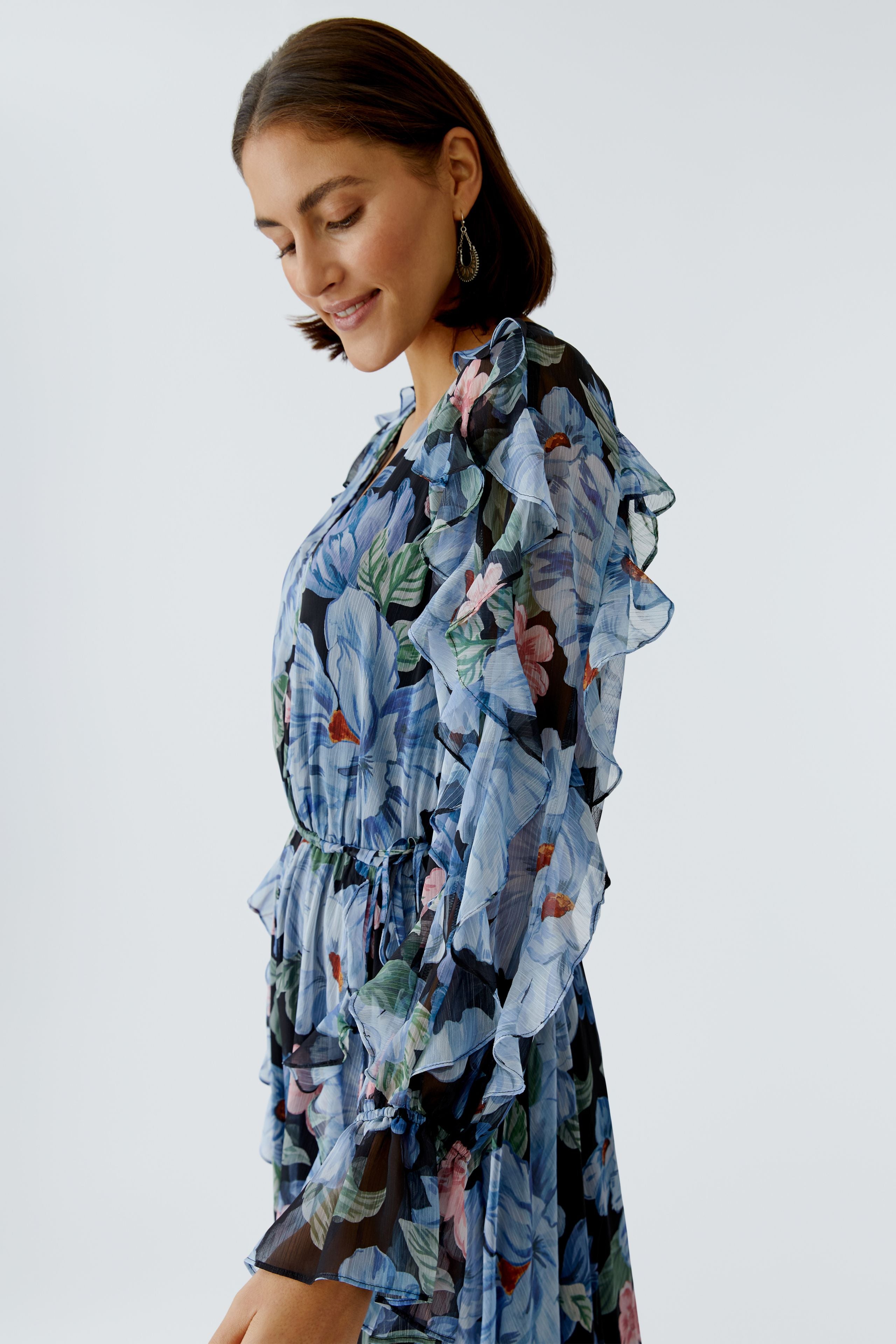 Oui blue floral midi dress side view ruffle sleeves