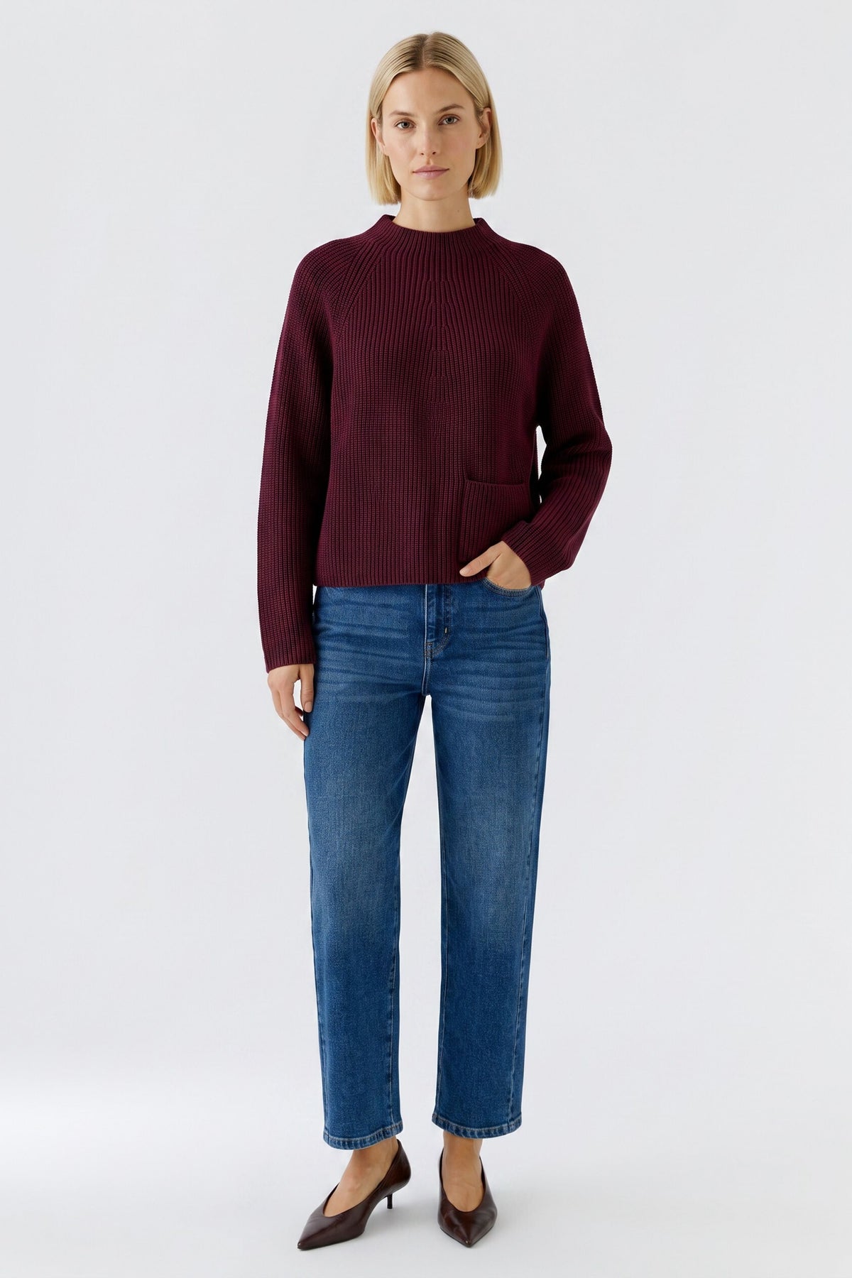 Oui RIYA burgundy ribbed cotton jumper with high neck and long sleeves – full model view