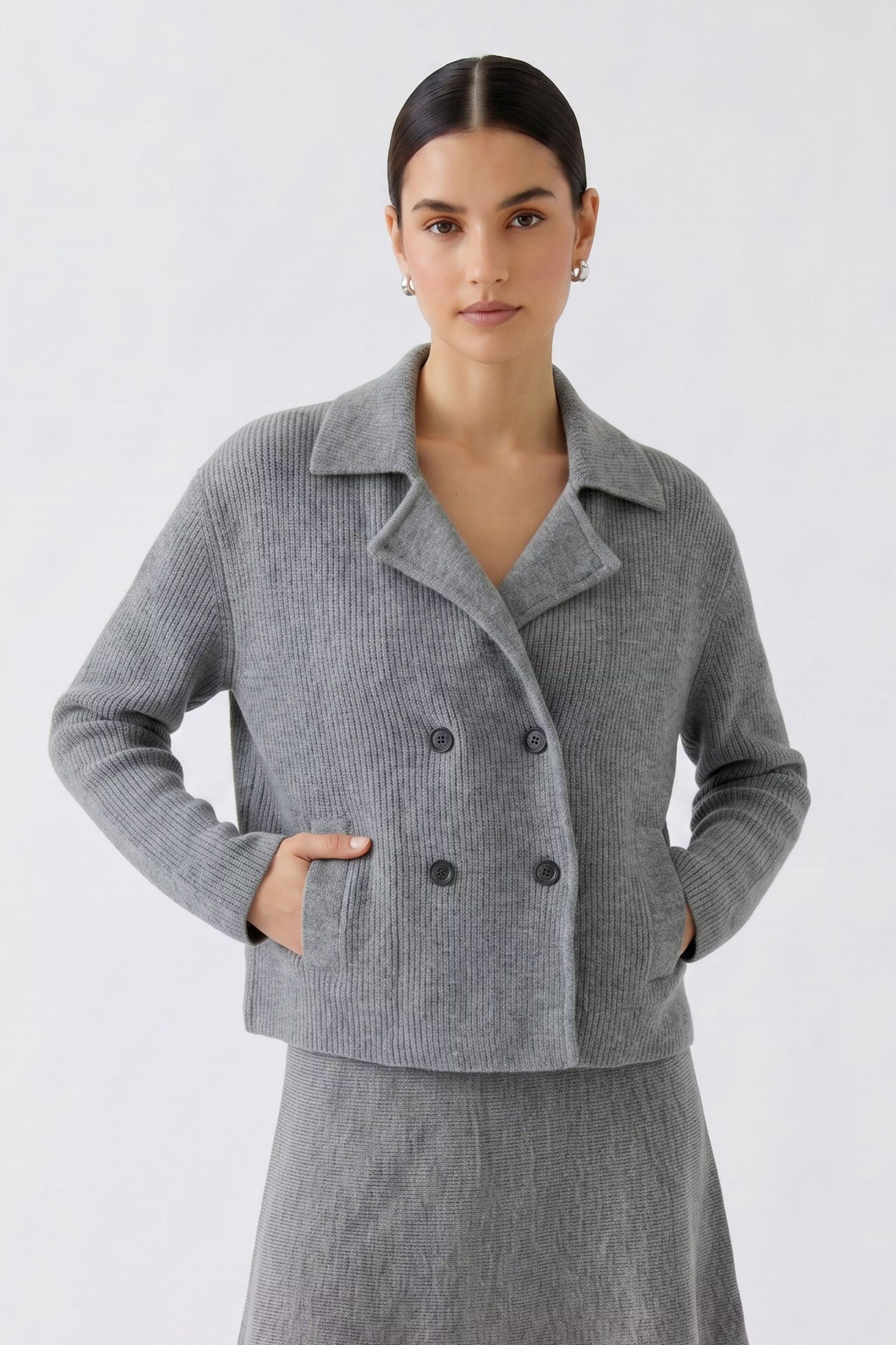 Oui grey double-breasted knitted jacket with lapel collar – front model view