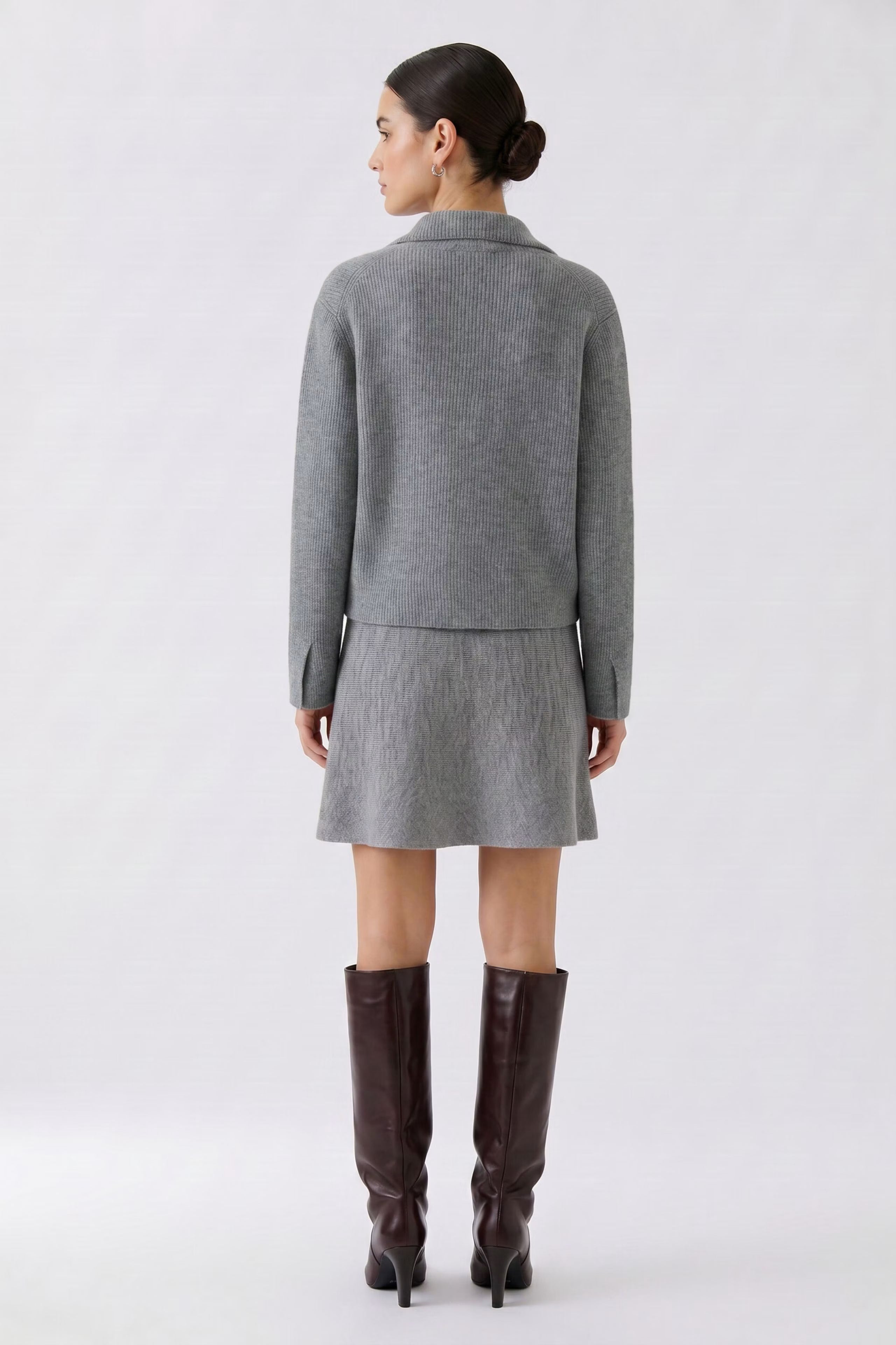 Oui grey cropped knitted jacket with long sleeves – back model view