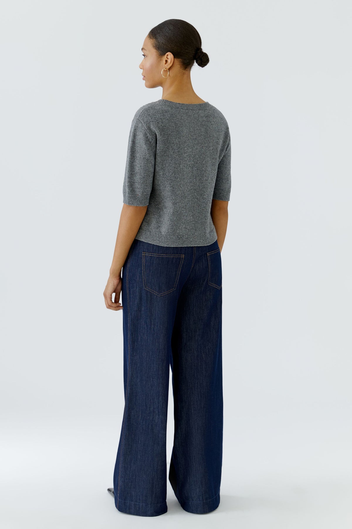Oui grey wool blend short sleeve jumper – back model view