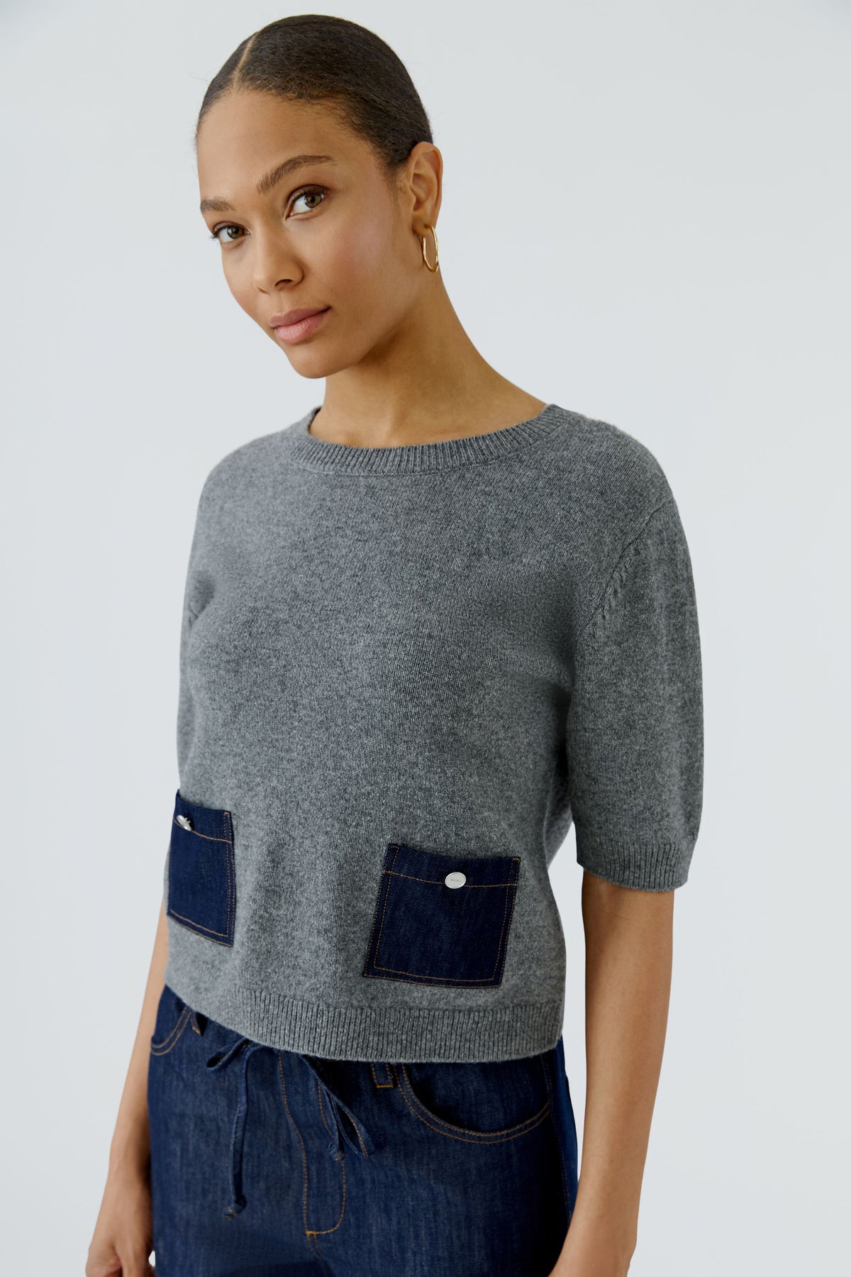 Oui grey short sleeve wool blend jumper with denim pockets – three-quarter model view