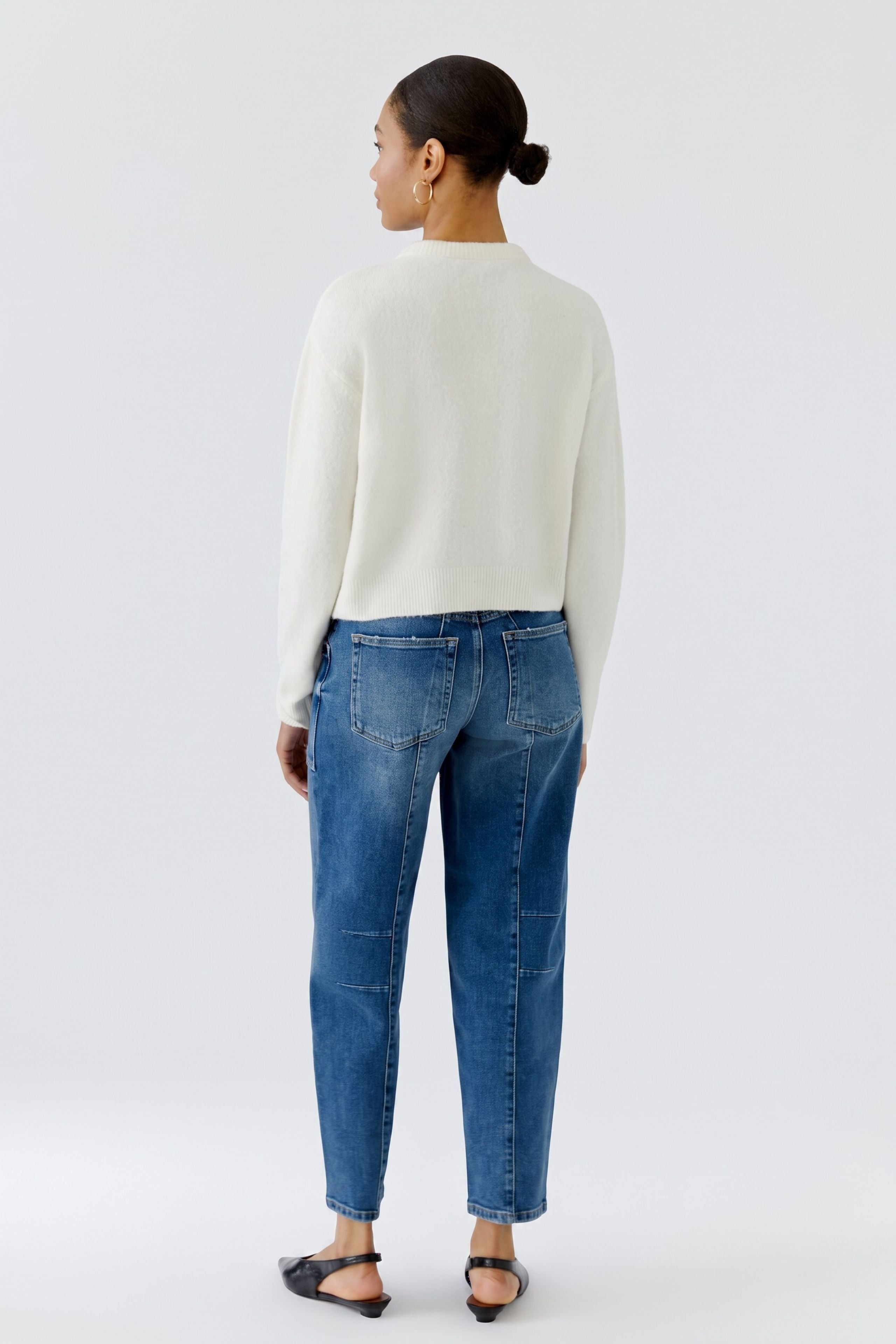 Oui cream long sleeve knitted cardigan with shortened hem – back model view