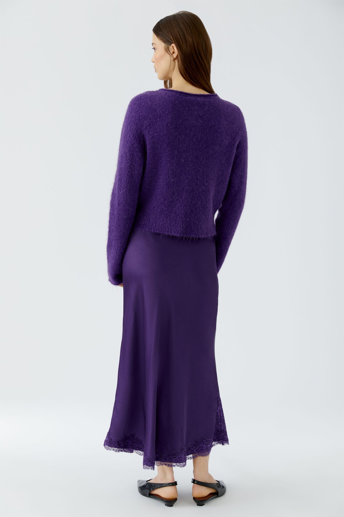 Oui Sofy purple seamless fluffy cardigan with shortened hem – back model view