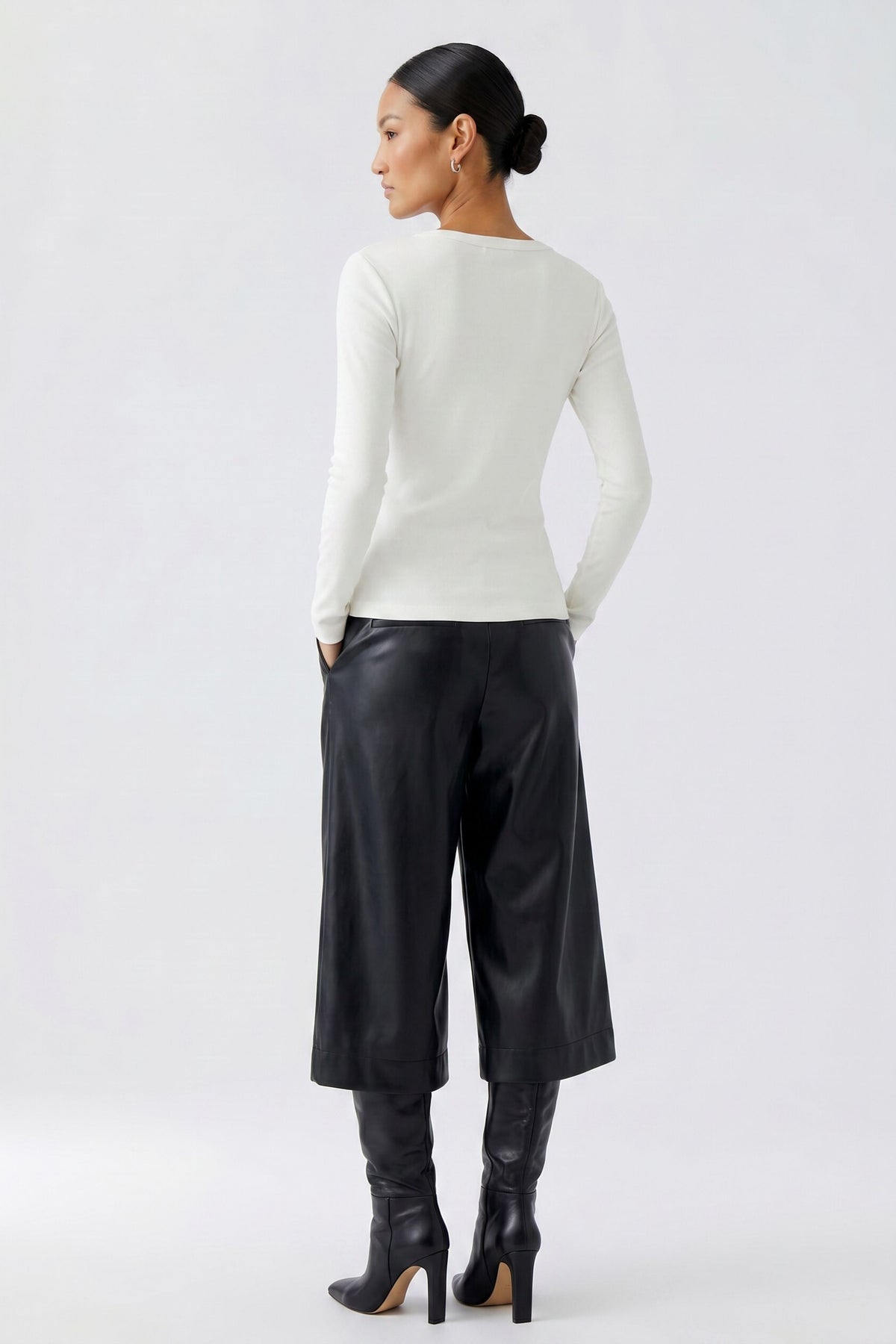 Oui cream cotton modal layering top – back model view