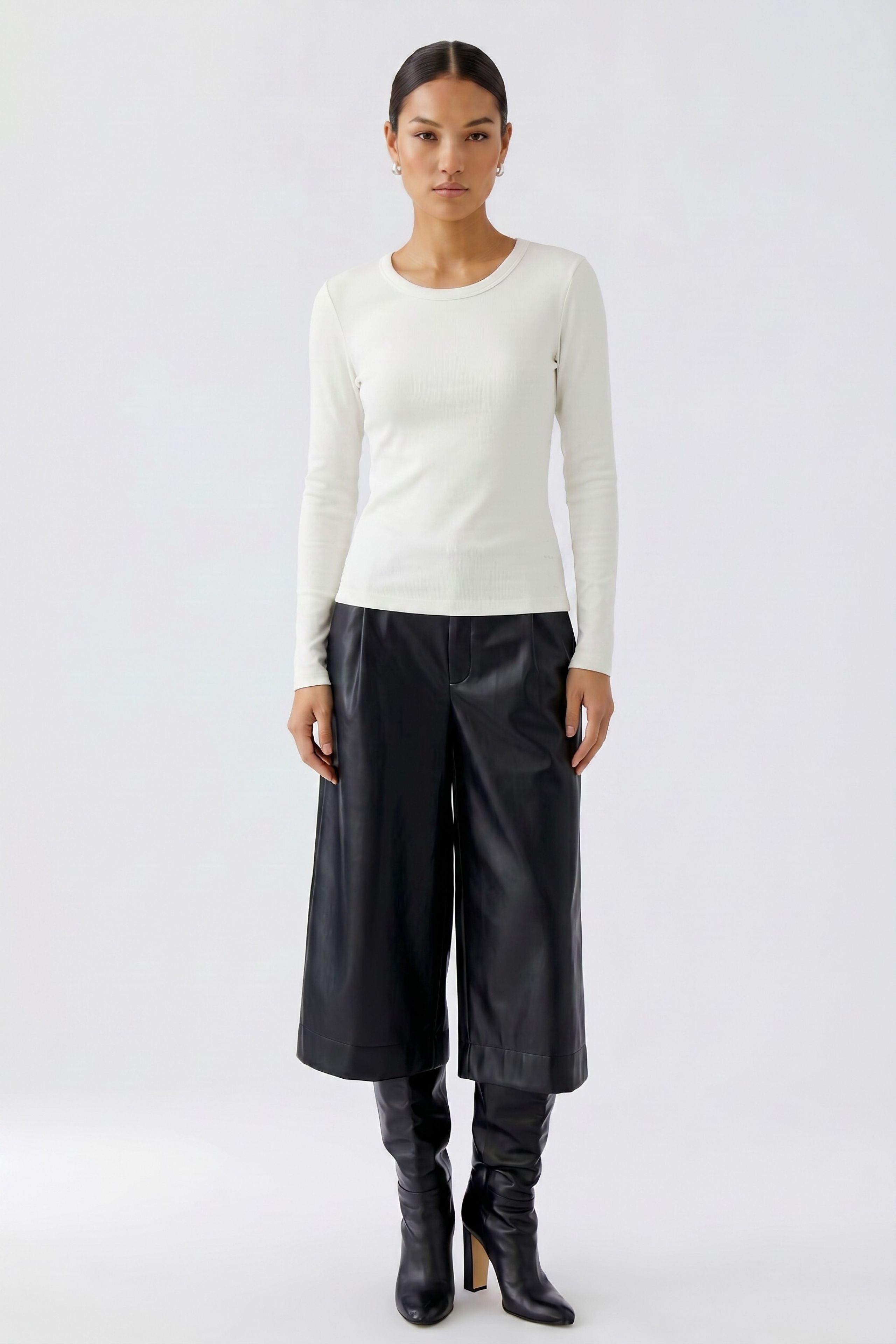 Oui cream fitted ribbed long sleeve top with round neck – full model view