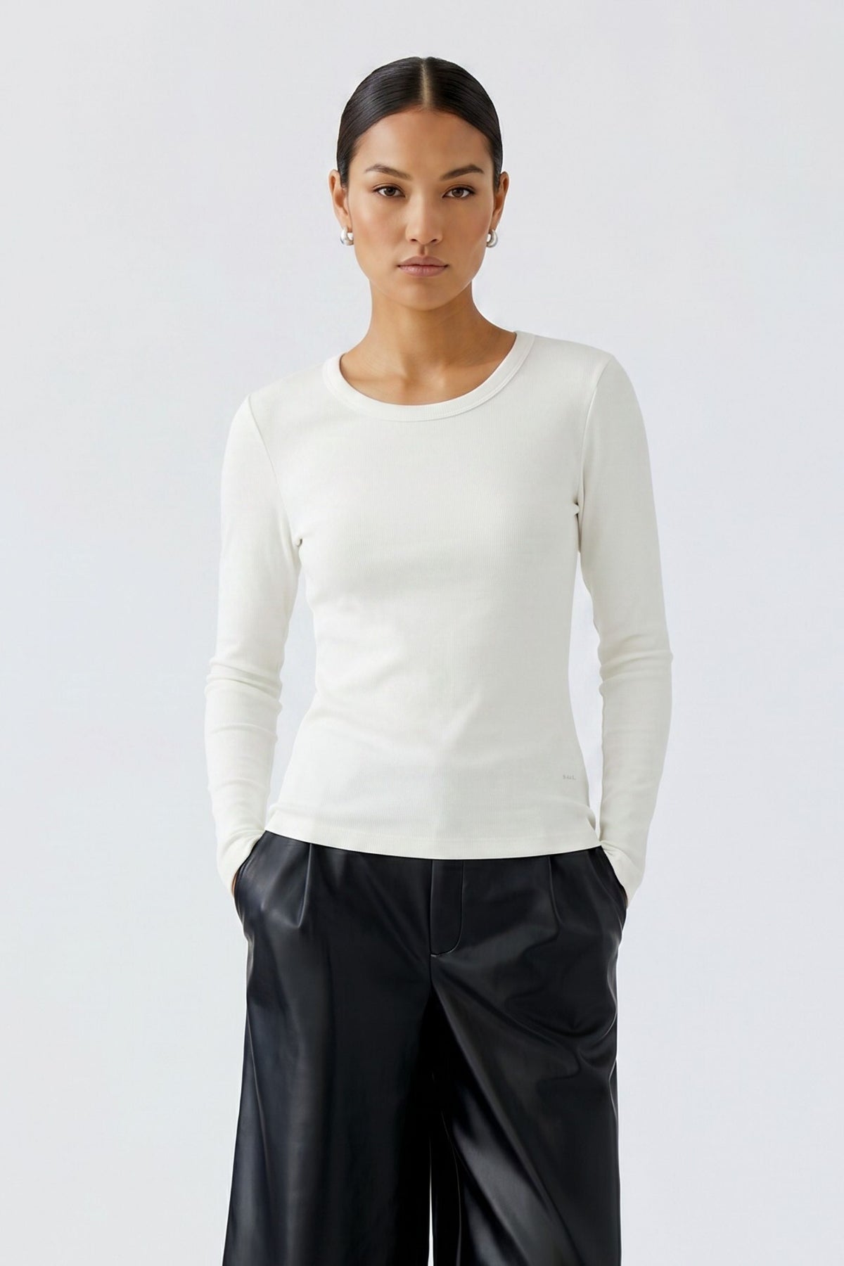 Oui off white cotton modal ribbed long sleeve top – front model view