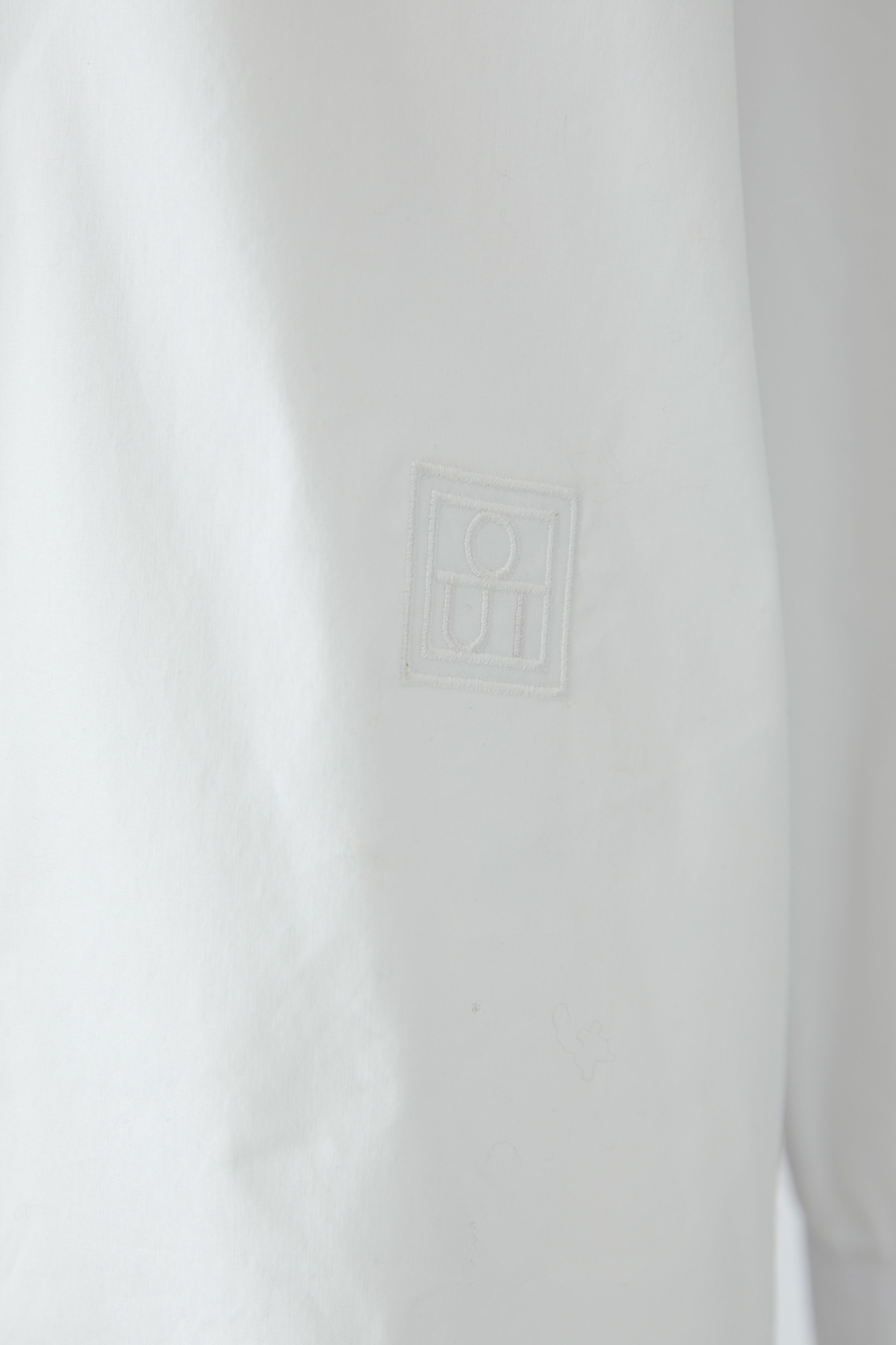 Oui white cotton blend shirt – fabric detail close-up