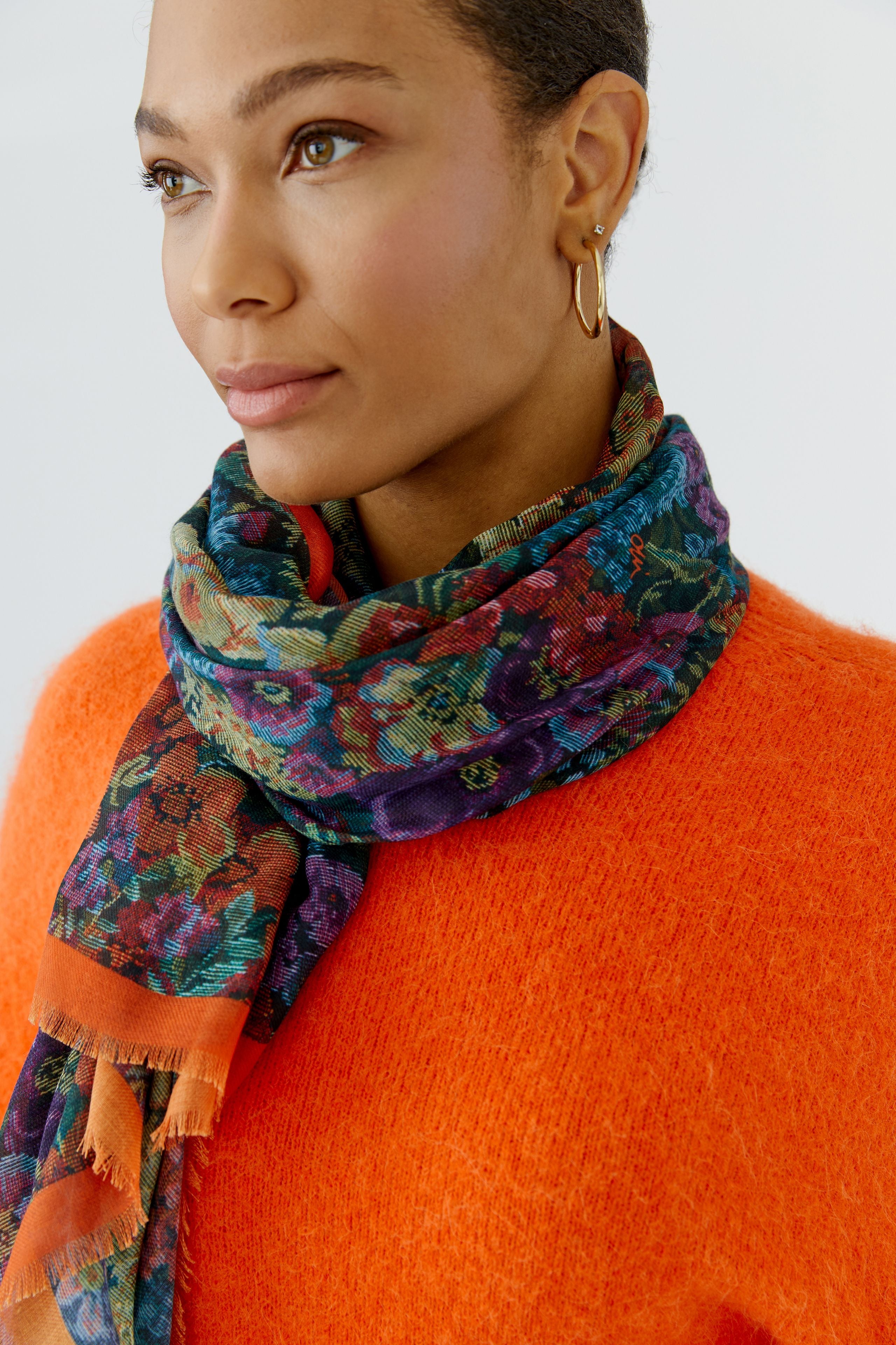 Oui floral Gobelin print scarf wrapped around neck detail view