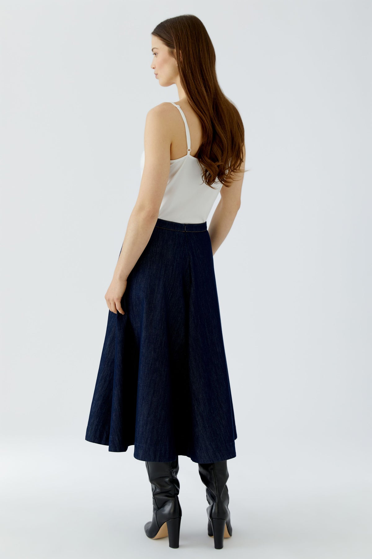 Oui dark blue denim A-line midi skirt back view on model