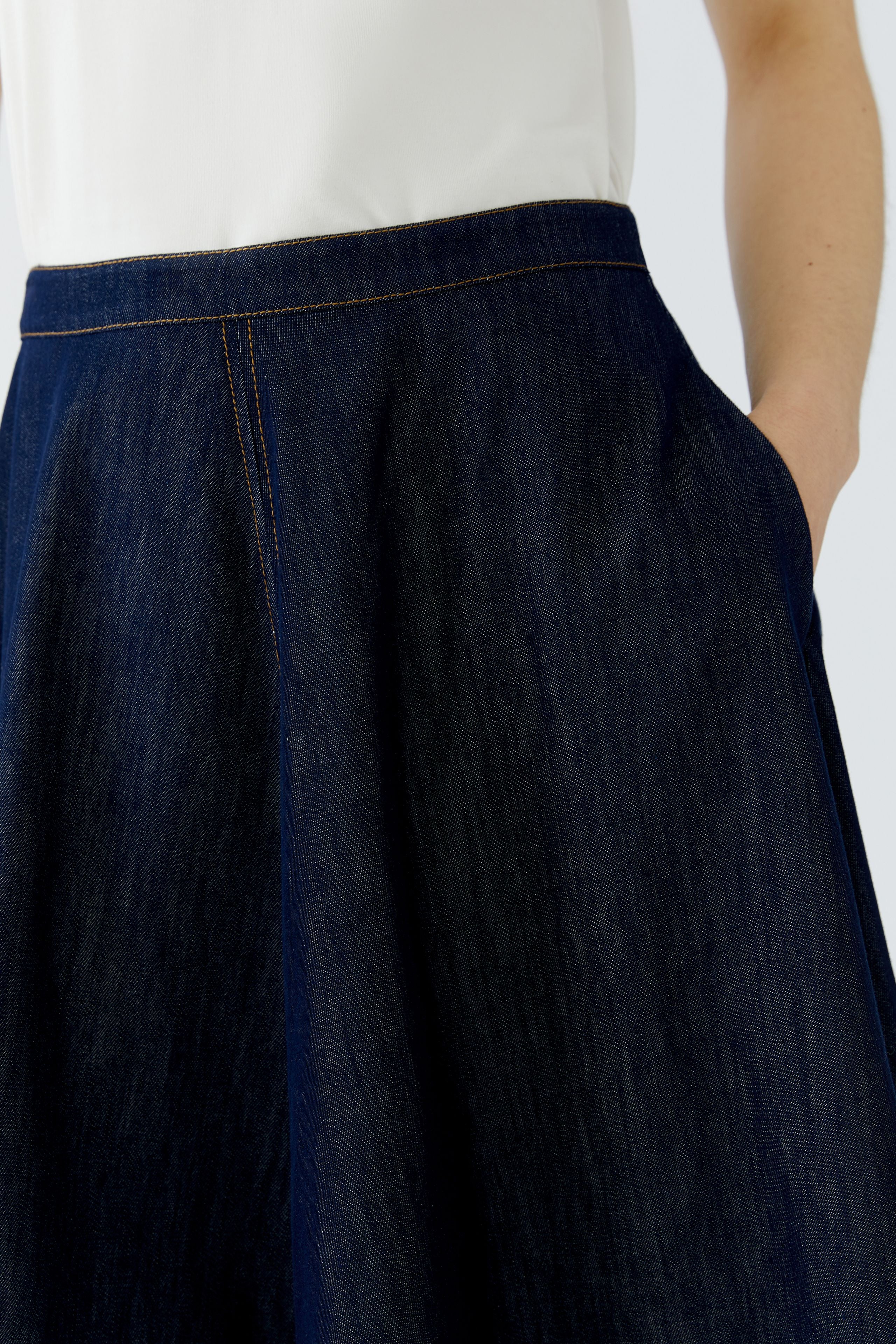 Oui dark denim A-line skirt waistband and pocket detail close-up