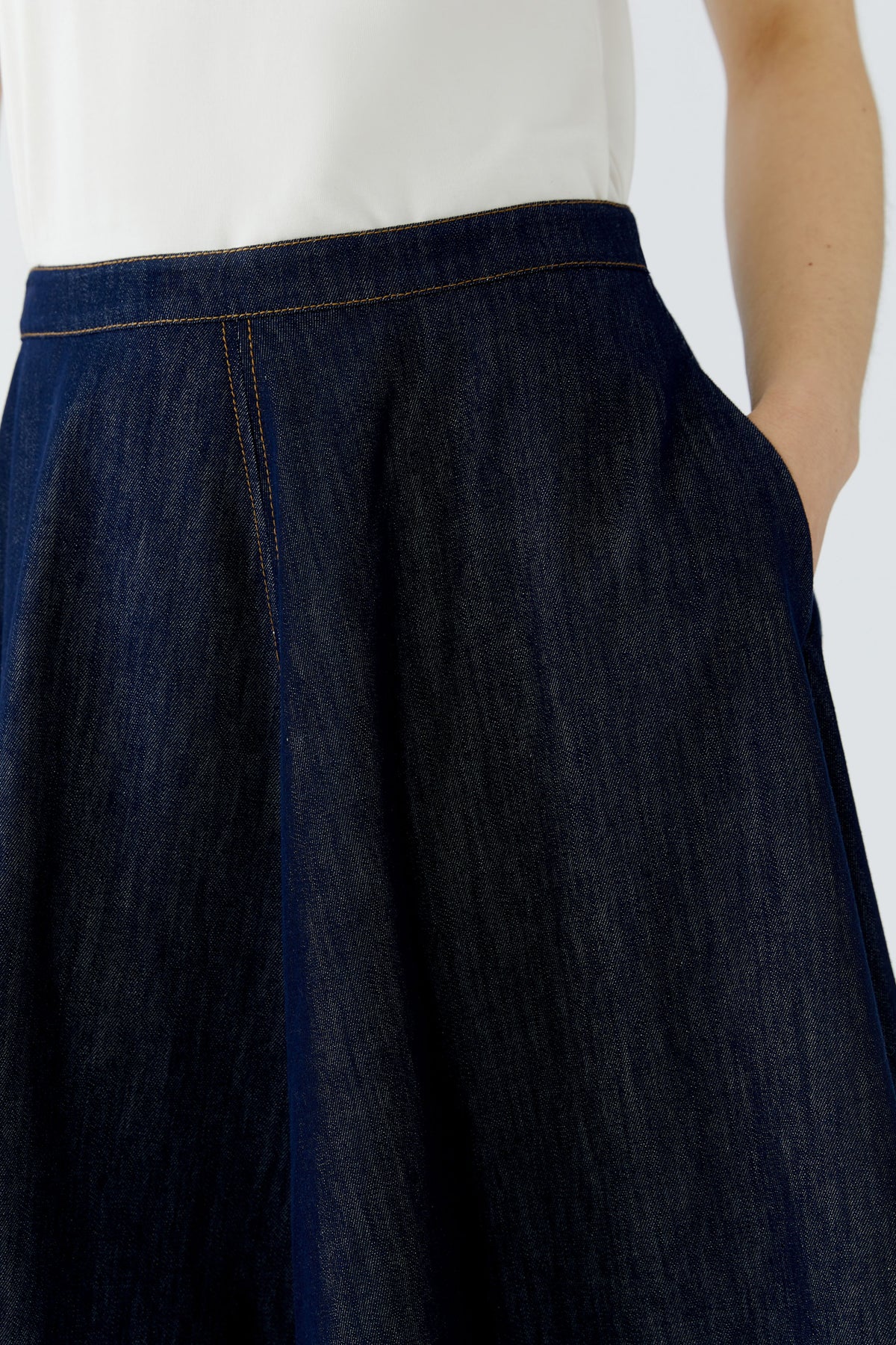 Oui dark denim A-line skirt waistband and pocket detail close-up