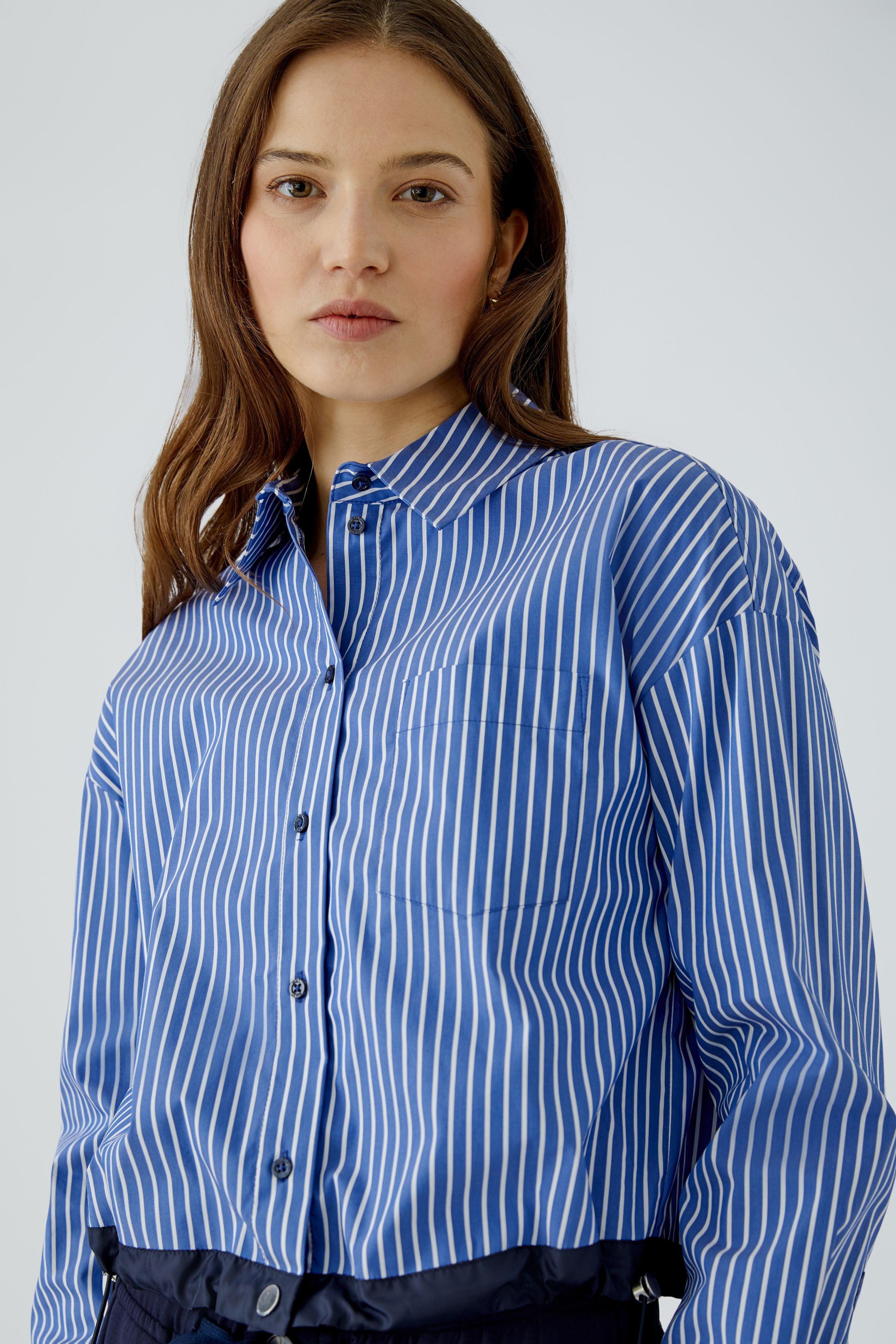 Oui blue and white striped cropped shirt front view on model