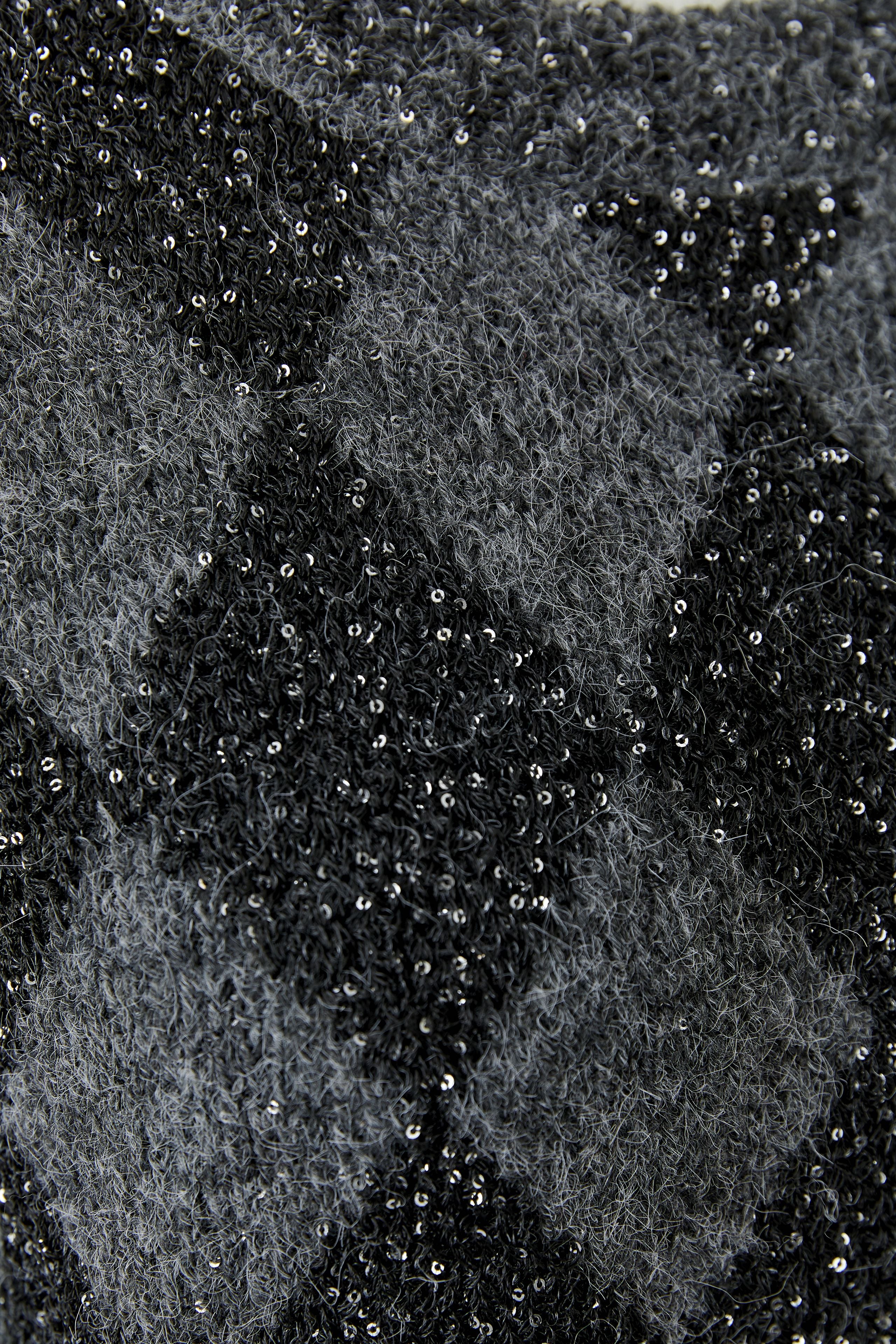 Oui grey and black argyle jumper with silver sparkle – knit detail close-up