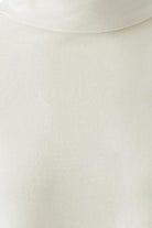 Oui Off White seamless fine knit jumper – fabric close-up