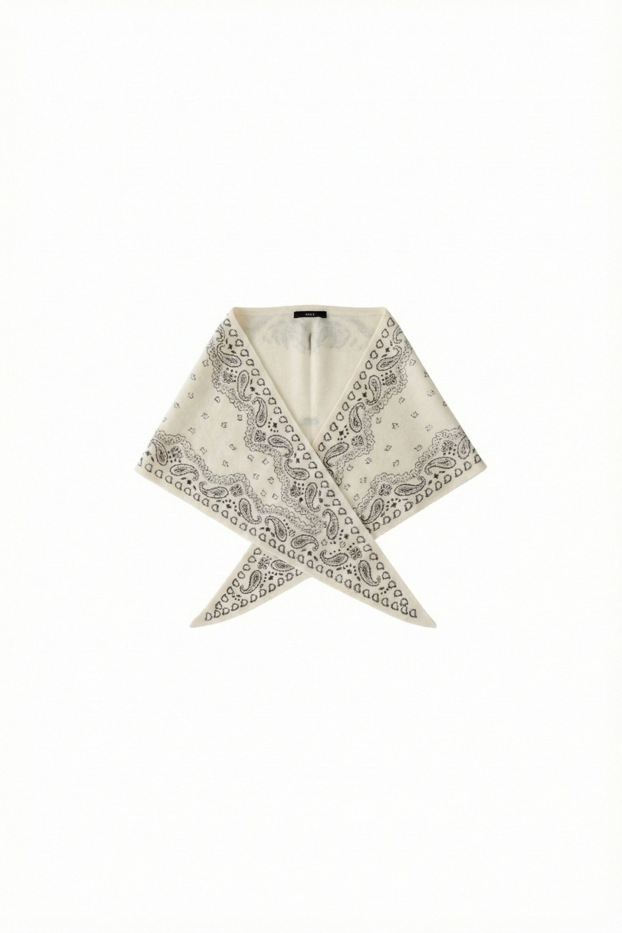 Oui off-white paisley print triangle scarf – wrapped product view