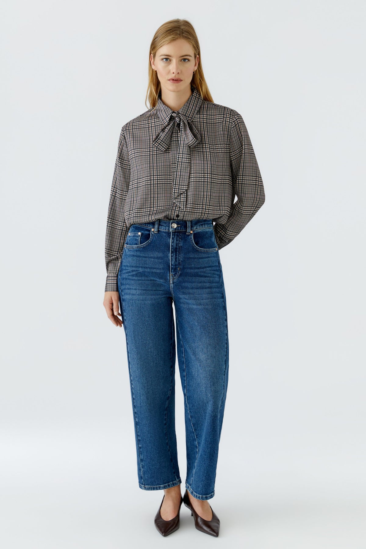 Oui brown check oversized blouse with long sleeves – full front model view