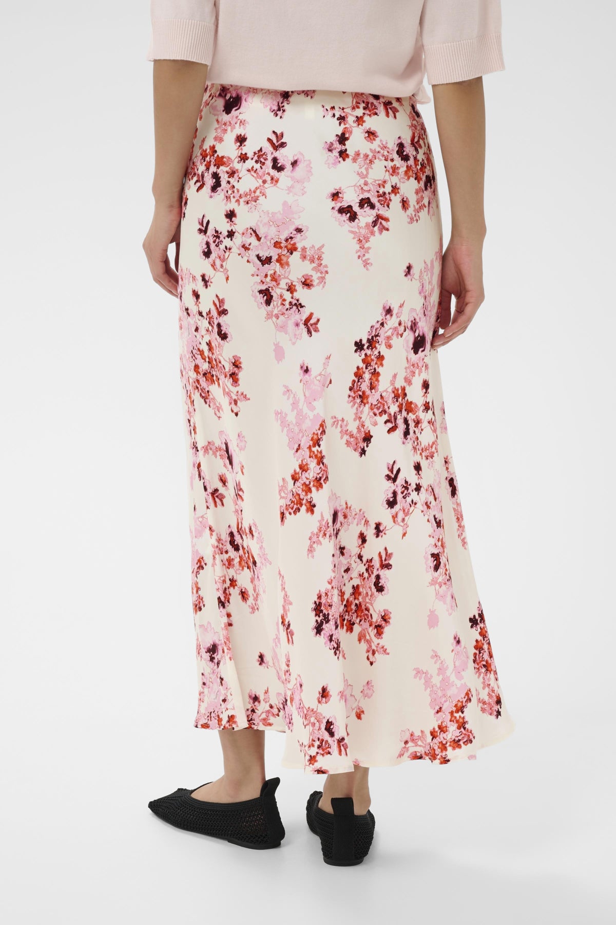 Part Two Laurina skirt slim fit floral midi length Back view 