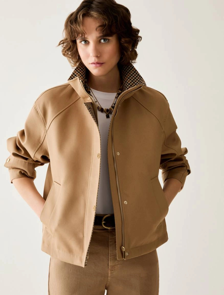 Penny Black Bonde camel water-repellent cotton jacket with high collar – front model view