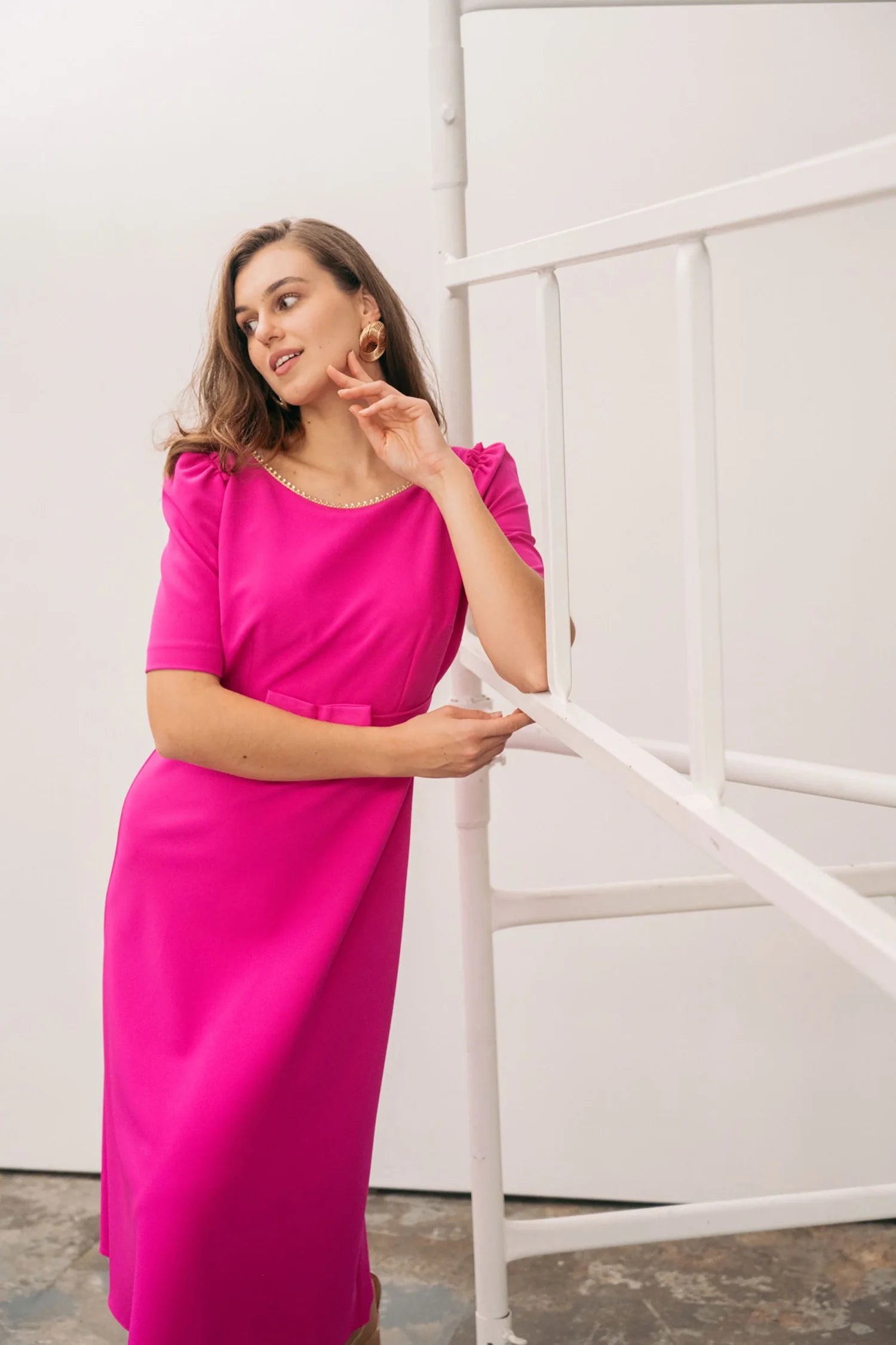 Sisters Pearl intense fuchsia bow midi occasion dress