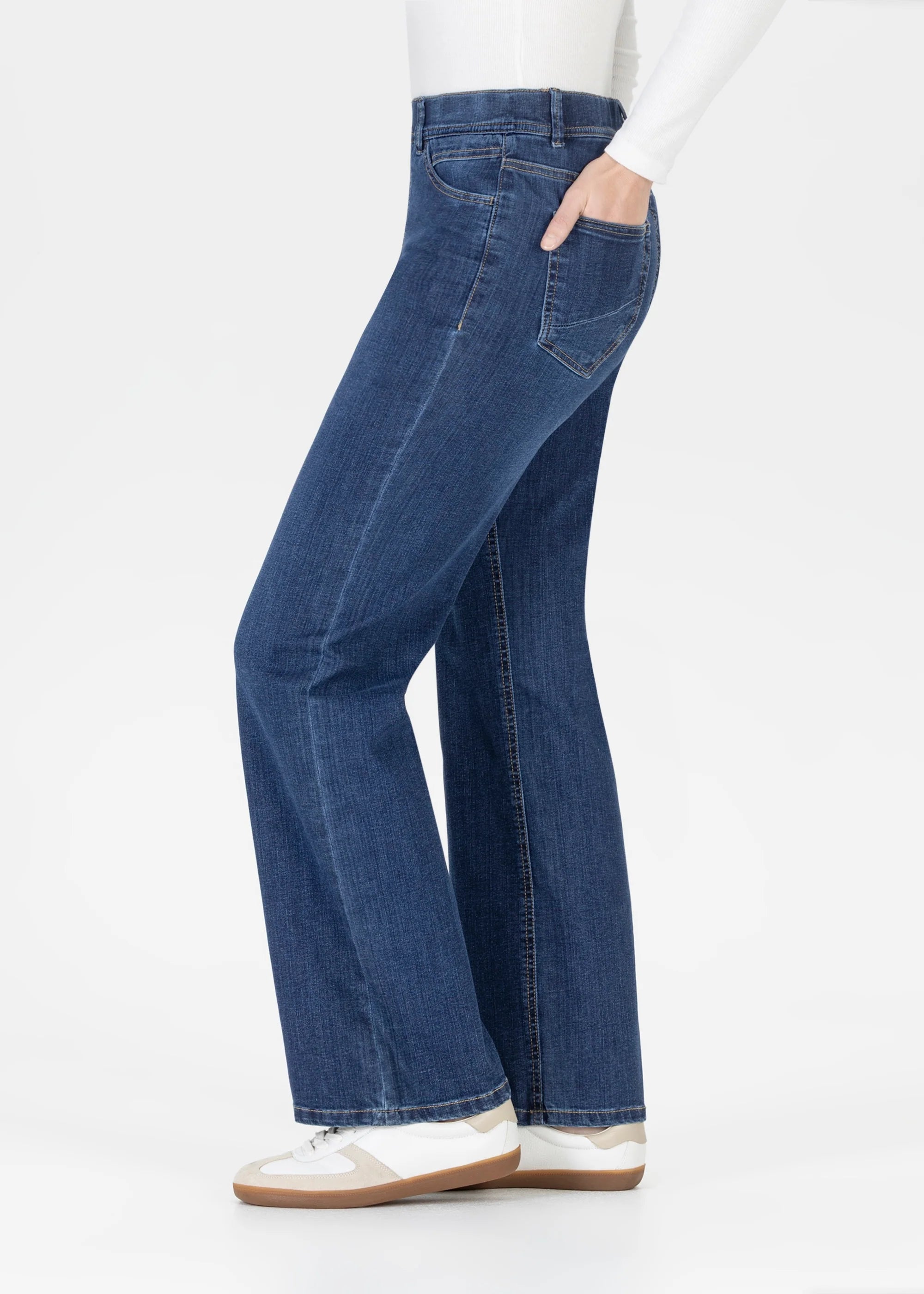Side view of Stehmann Melli dark wash pull-on flared jeans