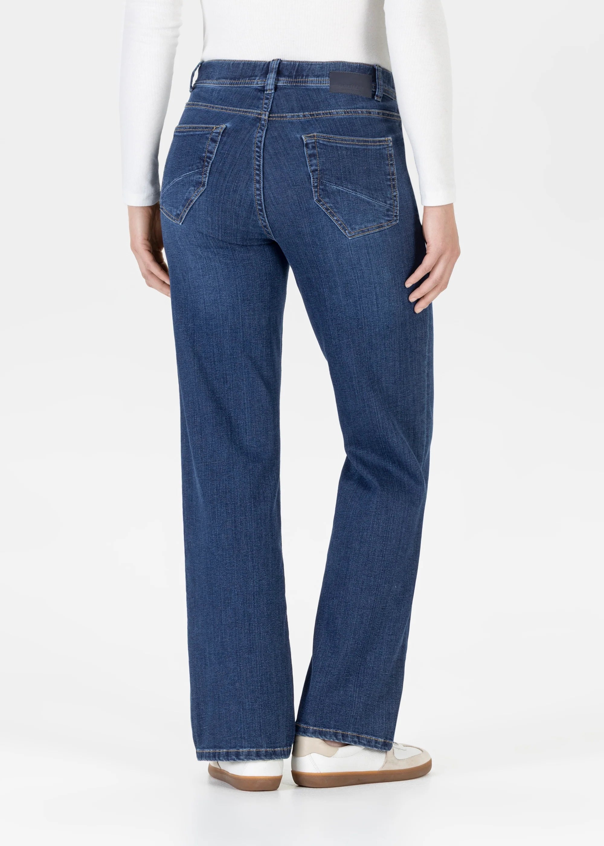  Back view of Stehmann Melli five-pocket flared jeans